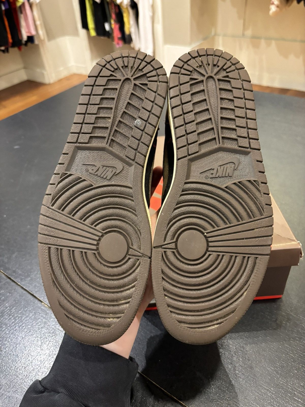 Jordan Brand × Travis Scott Jordan 1 low travis scott mocha Size US 8 / EU 41 - 7 Thumbnail