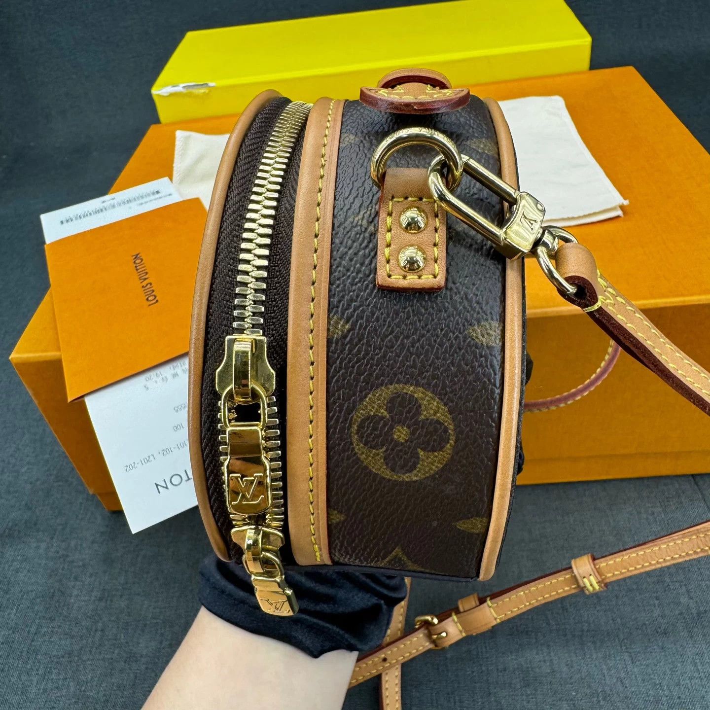 Louis Vuitton LV Monogram Boite Chapeau Mini Hard 2021 Purchased Size ONE SIZE - 3 Thumbnail