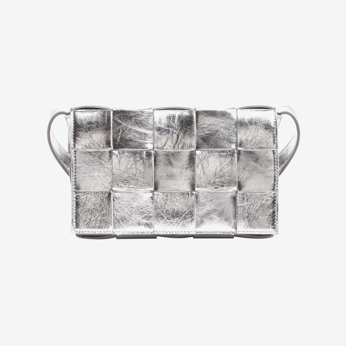 o1loc1c0724 Size: OS / 578004 Cassette Bag in Silver