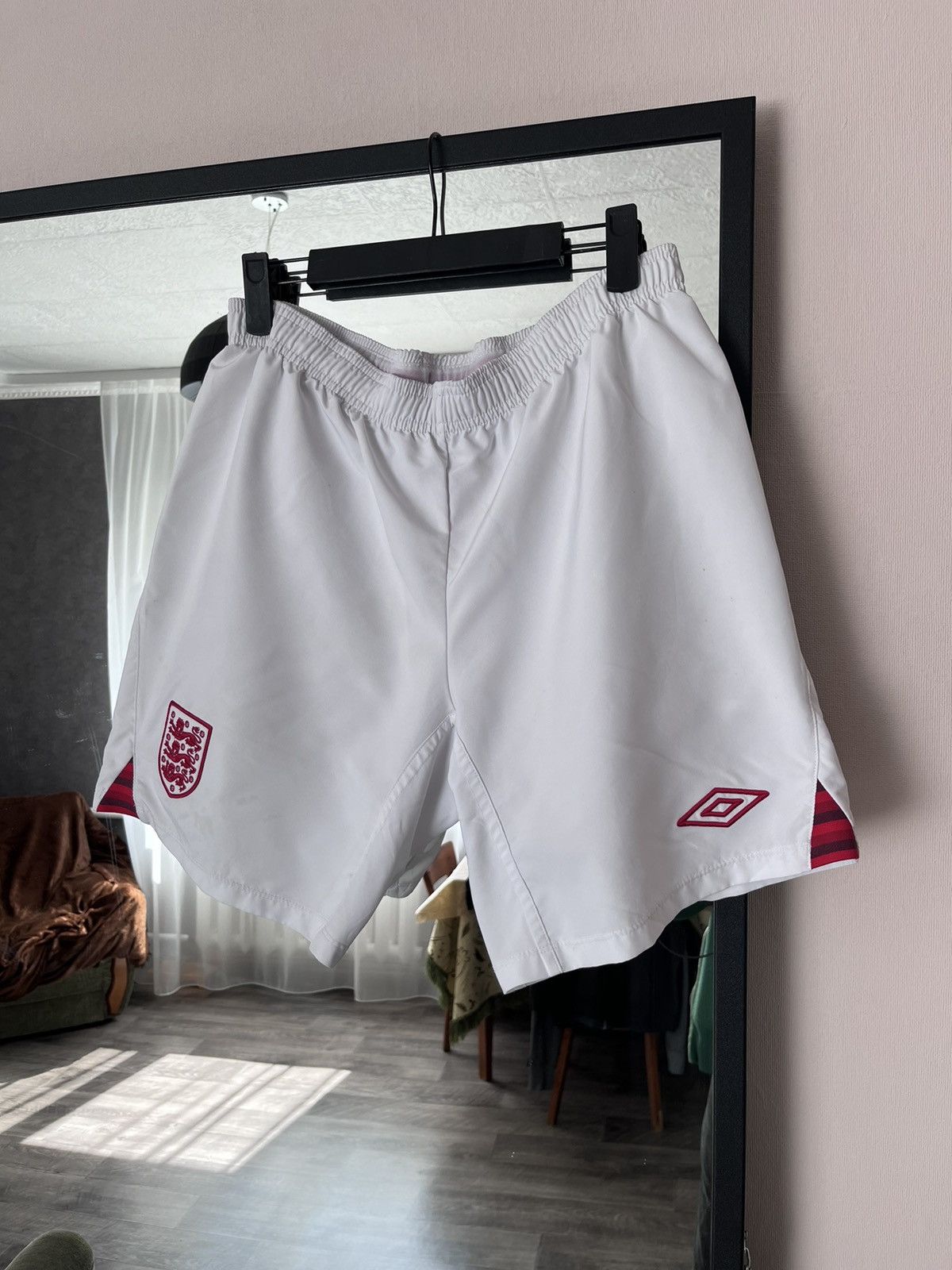 Umbro UMBRO SHORTS 🩳 ENGLAND 🏴󠁧󠁢󠁥󠁮󠁧󠁿 VINTAGE SIZE M Size US 32 / EU 48 - 1 Thumbnail