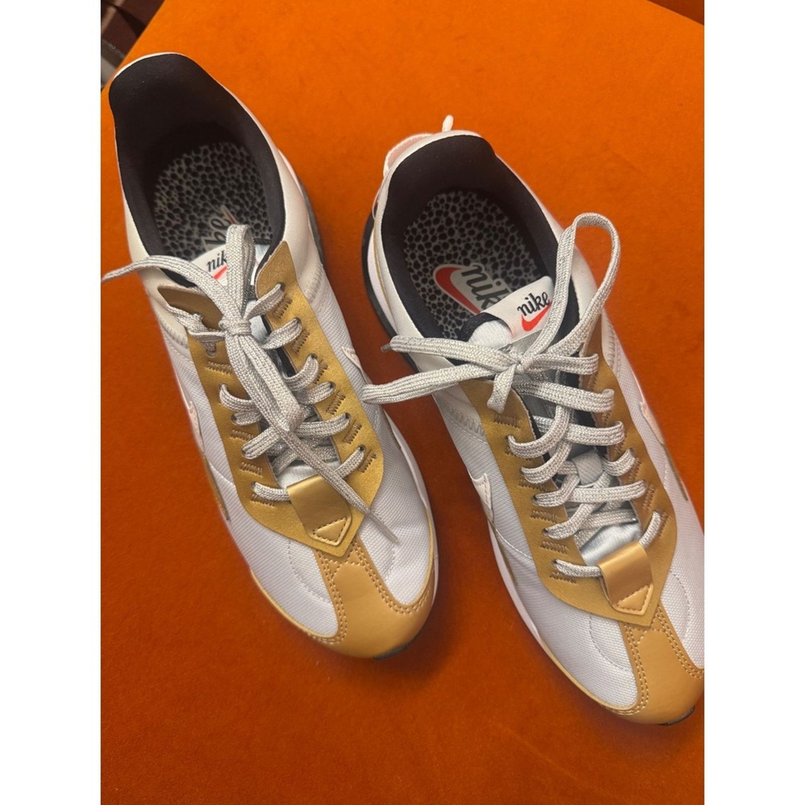 Nike Nike O.X. Sneakers Gold Running Shoes DJ6210-001 8.5 Size US 8.5 / IT 38.5 - 1 Thumbnail