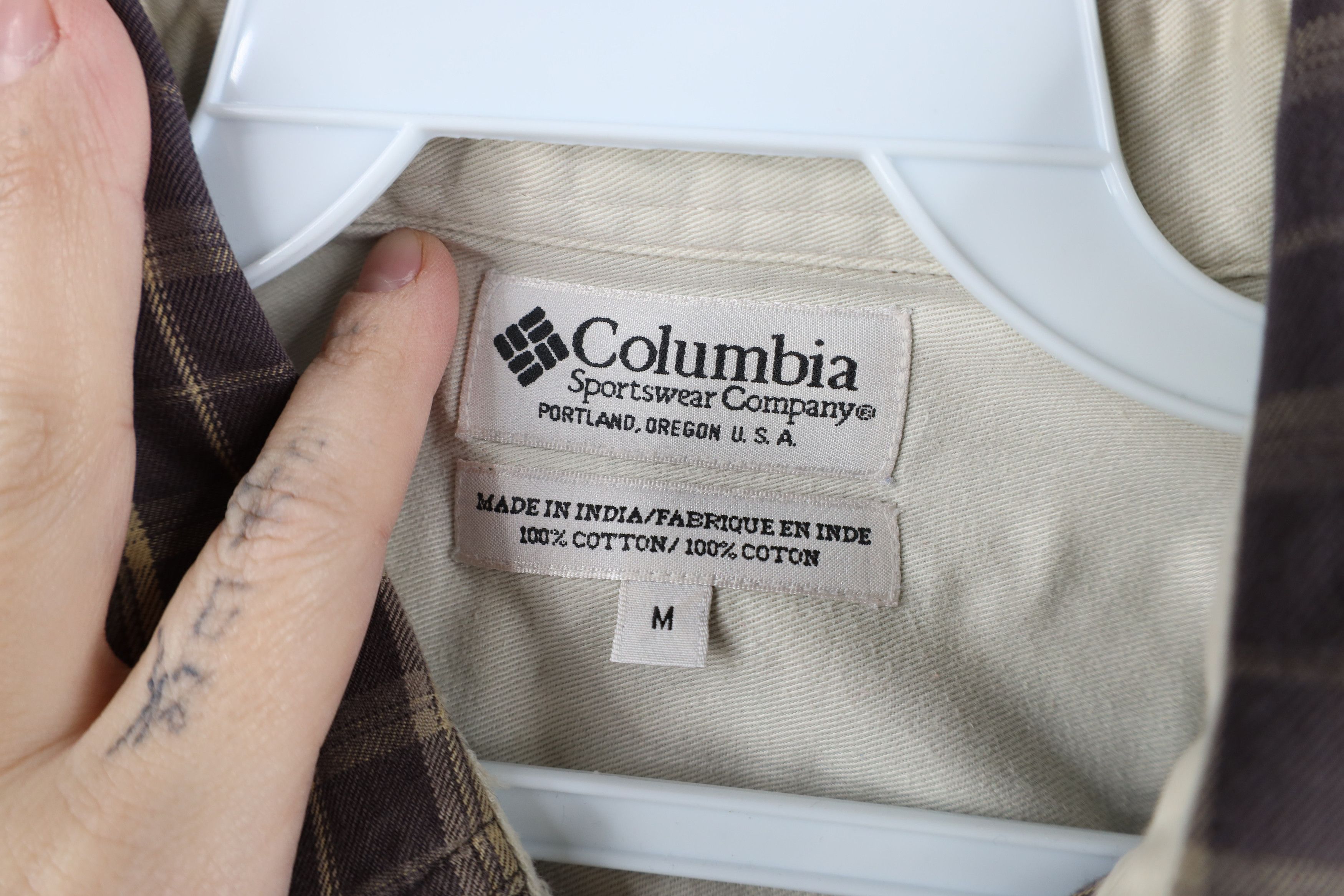 Columbia × Vintage Vintage Columbia Spell Out Collared Button Down Shirt Plaid Size US M / EU 48-50 / 2 - 11 Thumbnail