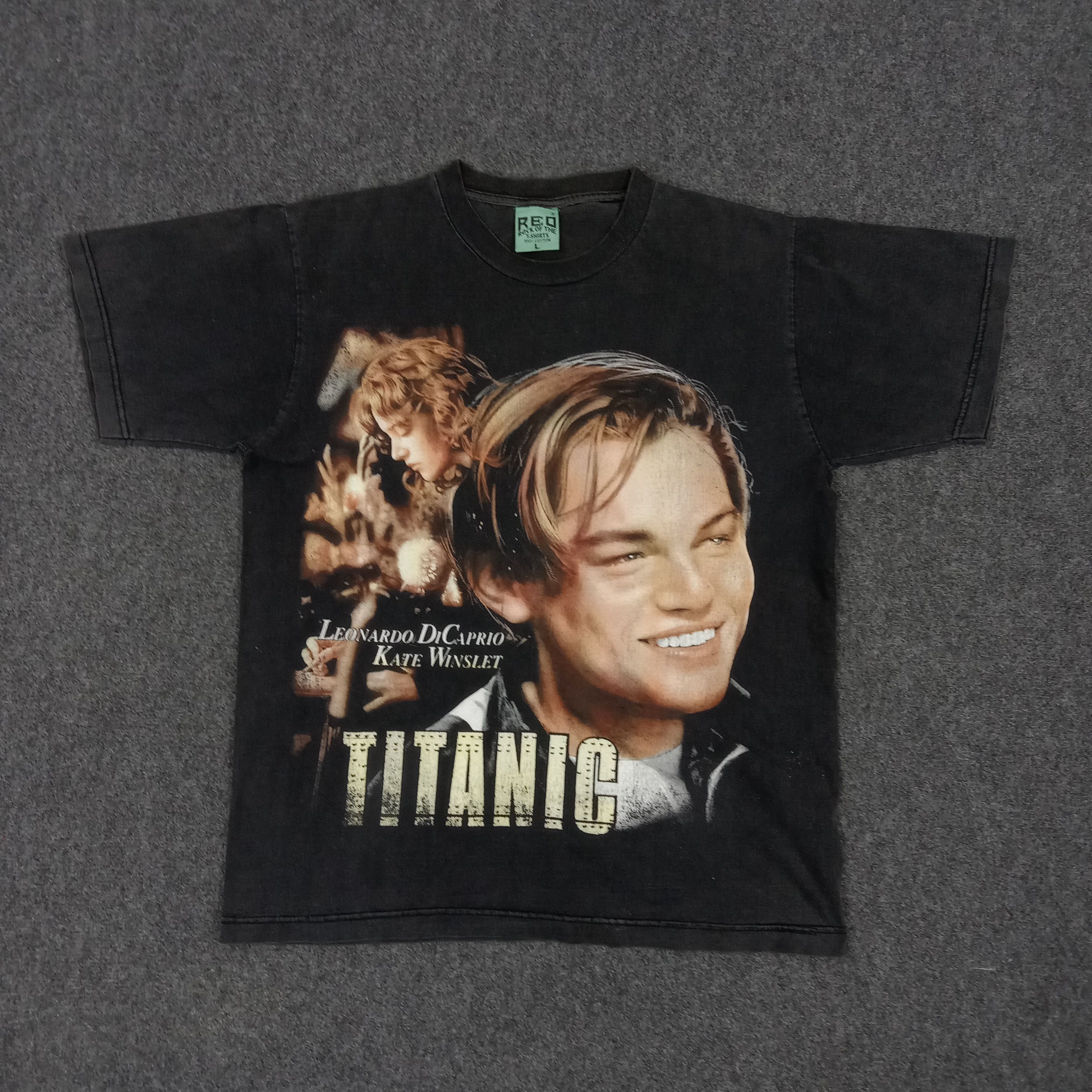 Vintage Vintage 90's Titanic American Romance Movie Tshirt Size US L / EU 52-54 / 3 - 1 Thumbnail