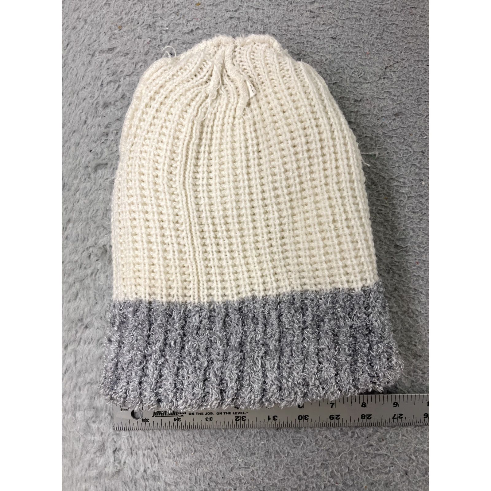 Vintage Beanie Toque Adult One Size White Gray Ribbed Knit 100% Acrylic Snow Ski Camp Hat/Cap Mens Size ONE SIZE - 4 Thumbnail
