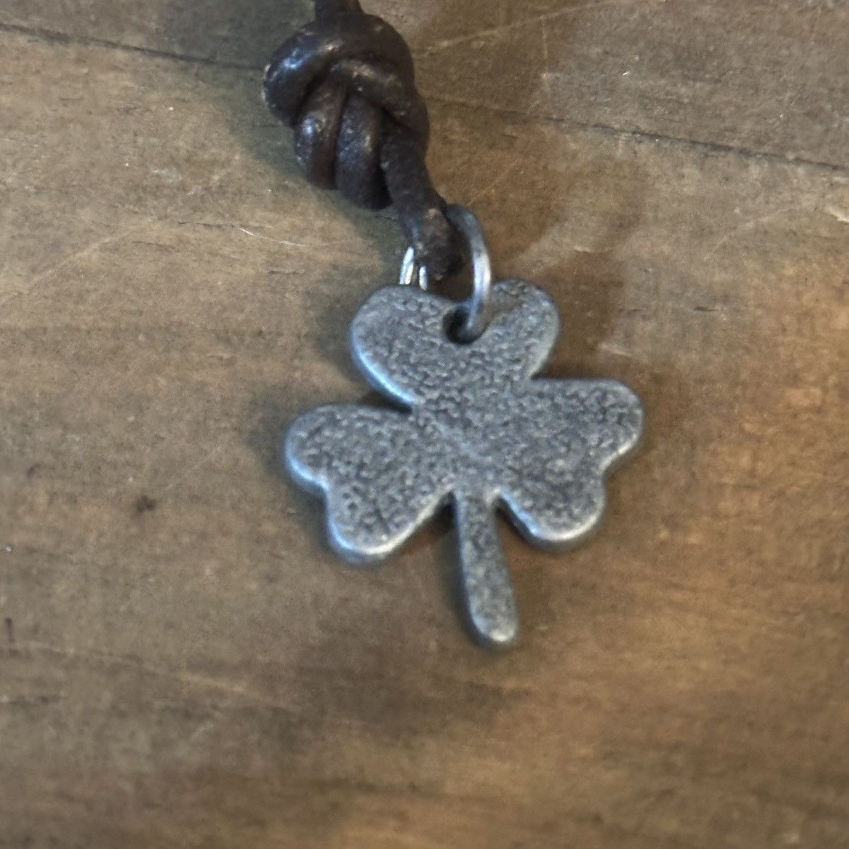 Vintage Vintage pewter shamrock pendant leather cord necklace Size ONE SIZE - 3 Thumbnail