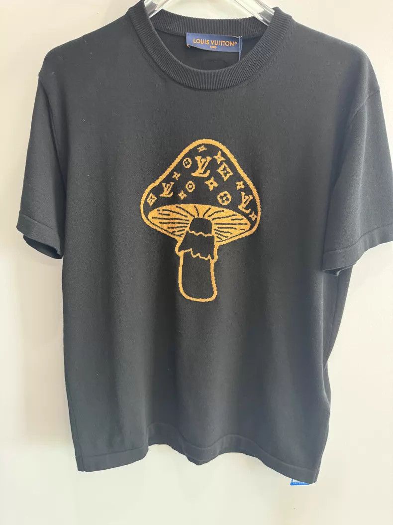 Louis Vuitton Louis Vuitton Mushroom short sleeve Size US S / EU 44-46 / 1 - 1 Thumbnail