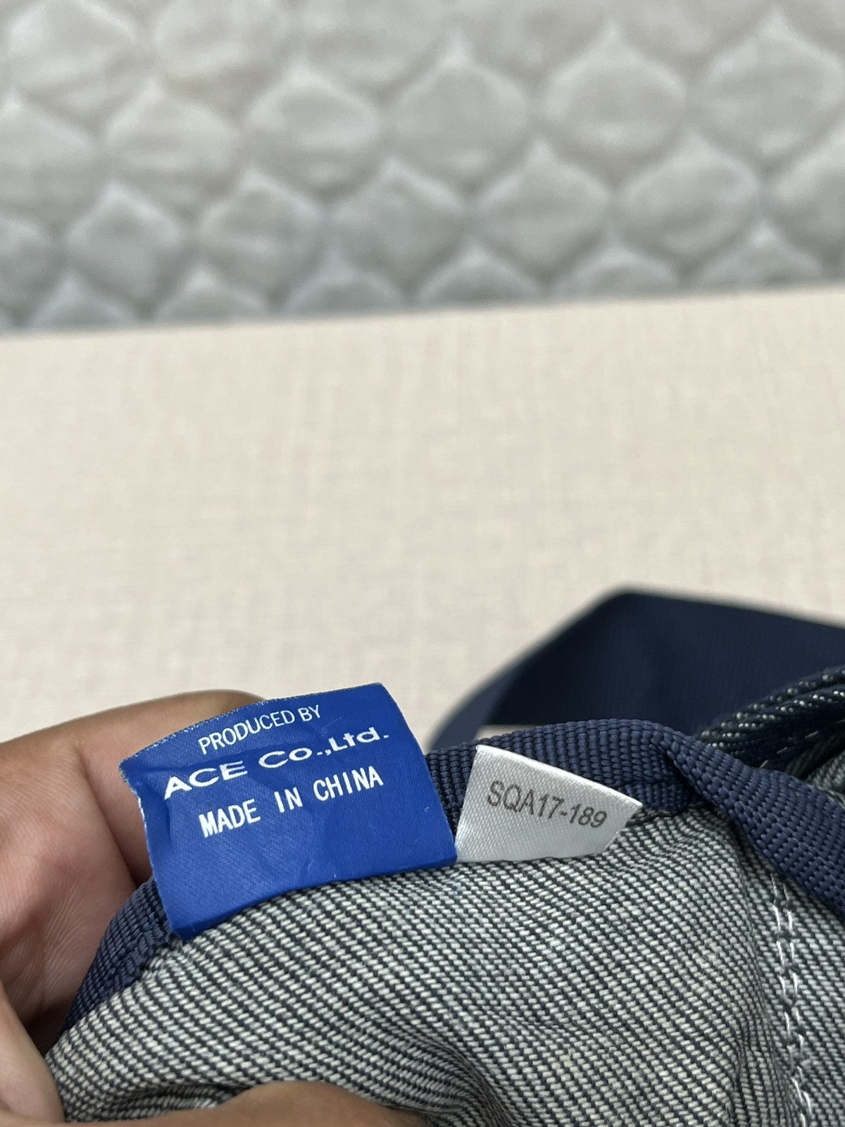 Champion × Lee 🔥🔥🔥STEALS CHAMPION & LEE RIDERS BAG Size ONE SIZE - 25 Thumbnail