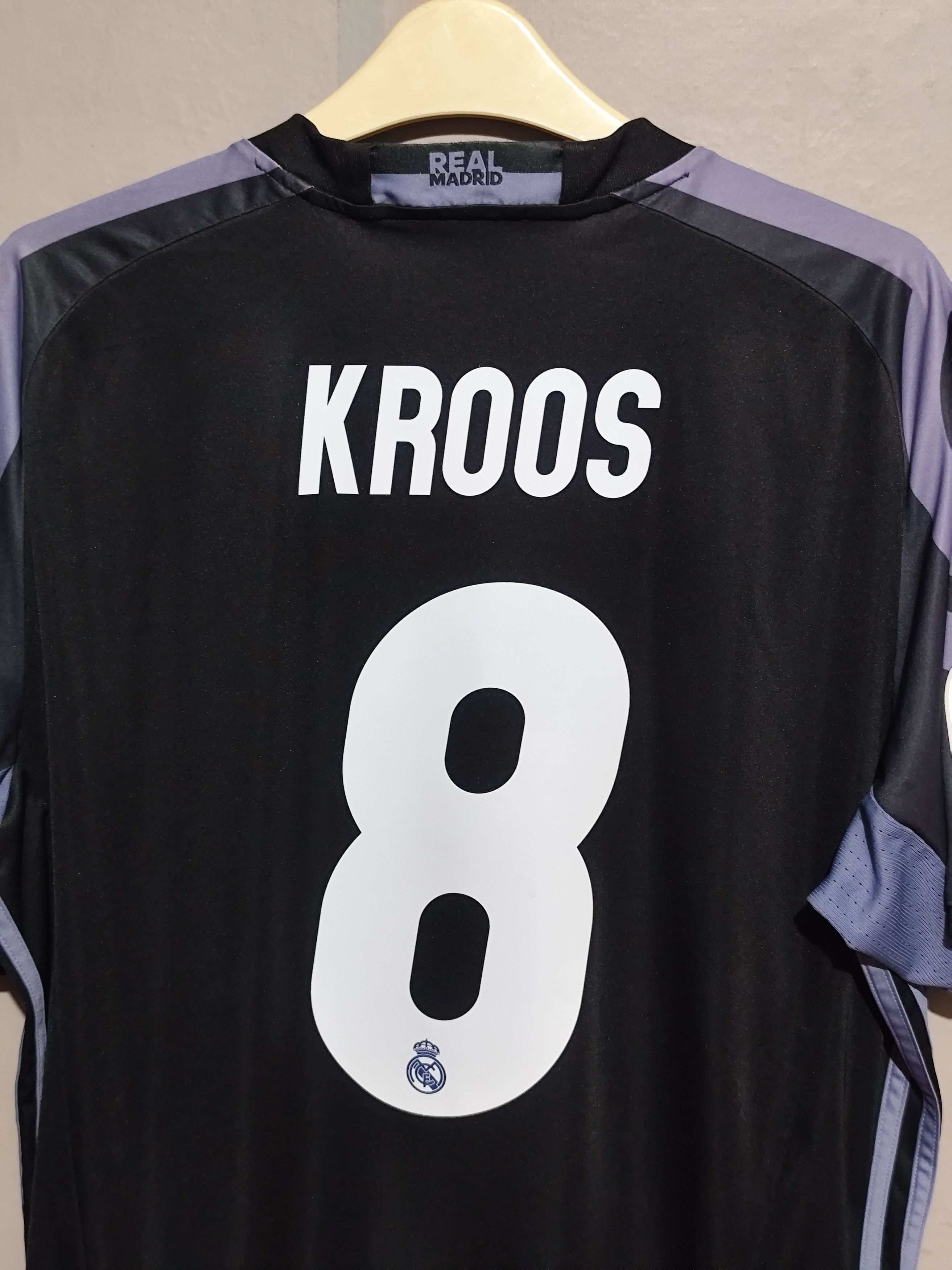 Adidas Adidas x 2016/17 Real Madrid #8 Kroos Third Jersey Size US M / EU 48-50 / 2 - 19 Thumbnail