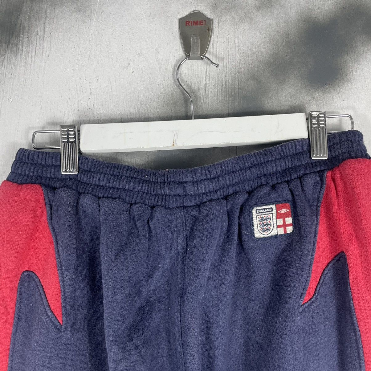 Umbro × Vintage VINTAGE UMBRO ENGLAND THREE LIONS SWEATPANTS Size US 30 / EU 46 - 7 Thumbnail