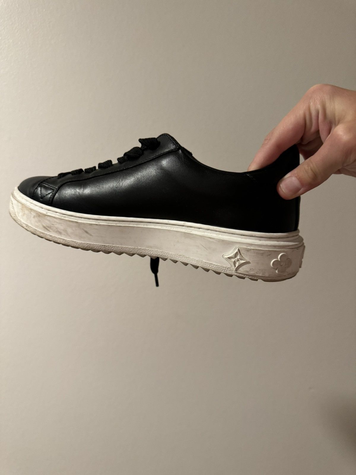 Louis Vuitton Louis Vuitton Time Out Sneaker Size US 8 / IT 38 - 1 Thumbnail