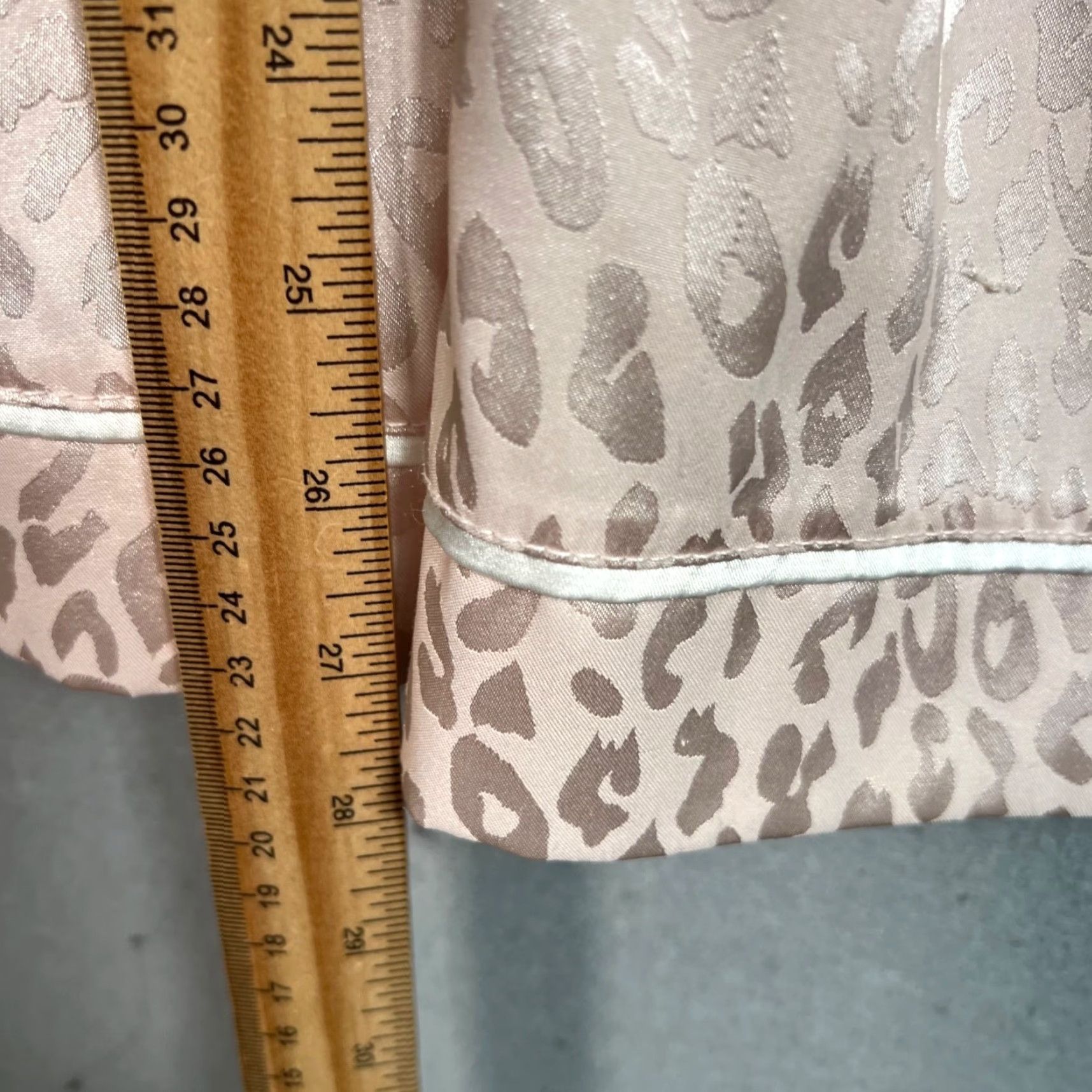 BCBGeneration BCBGMAXAZRIA Womens Size Small Pink Leopard Satin Lounge Pants Size 28" / US 6 / IT 42 - 7 Thumbnail