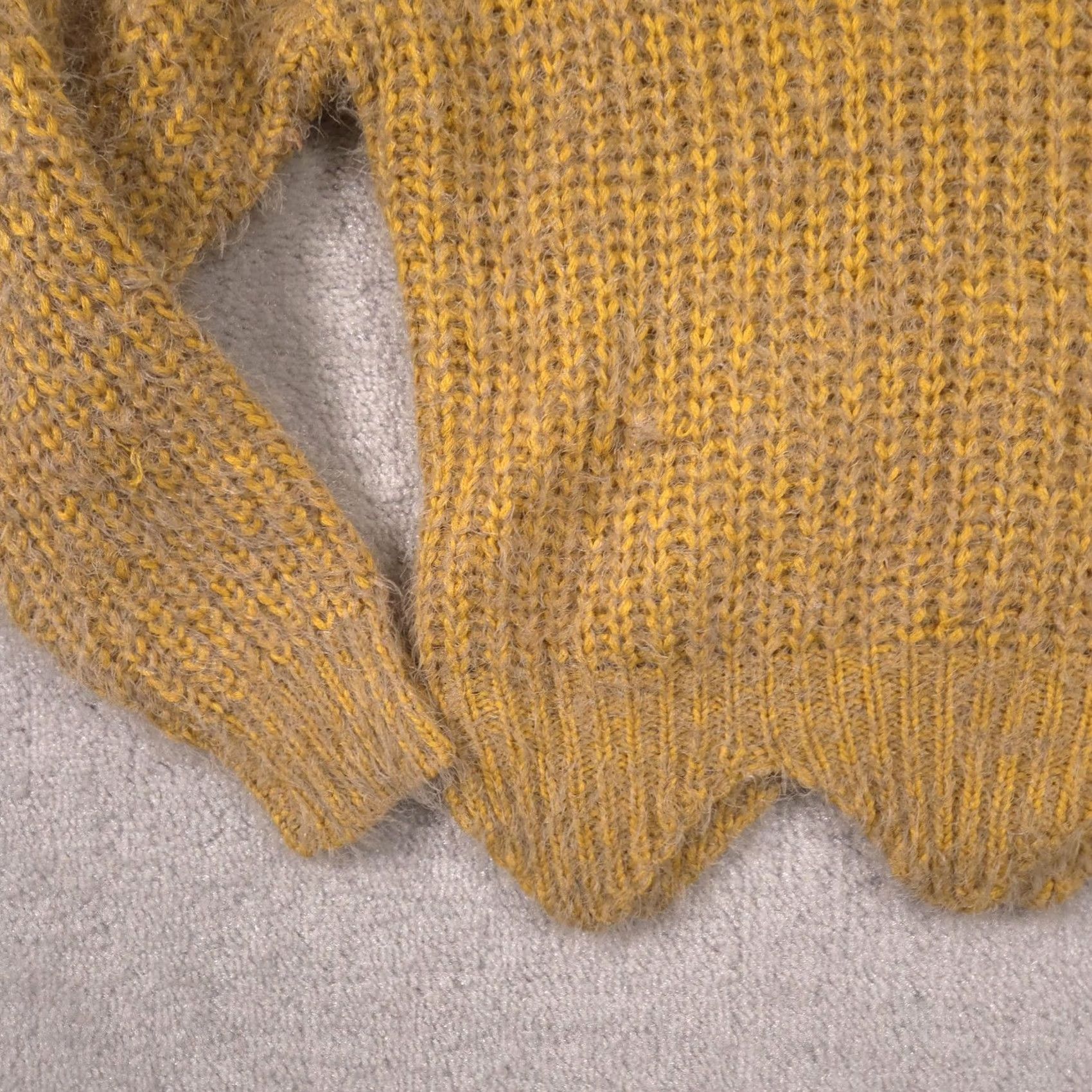 BKE BKE Sweater Womens Small Mustard Yellow Crew Neck Fuzzy Chunky Knit Scallop Hem Size S / US 4 / IT 40 - 4 Thumbnail
