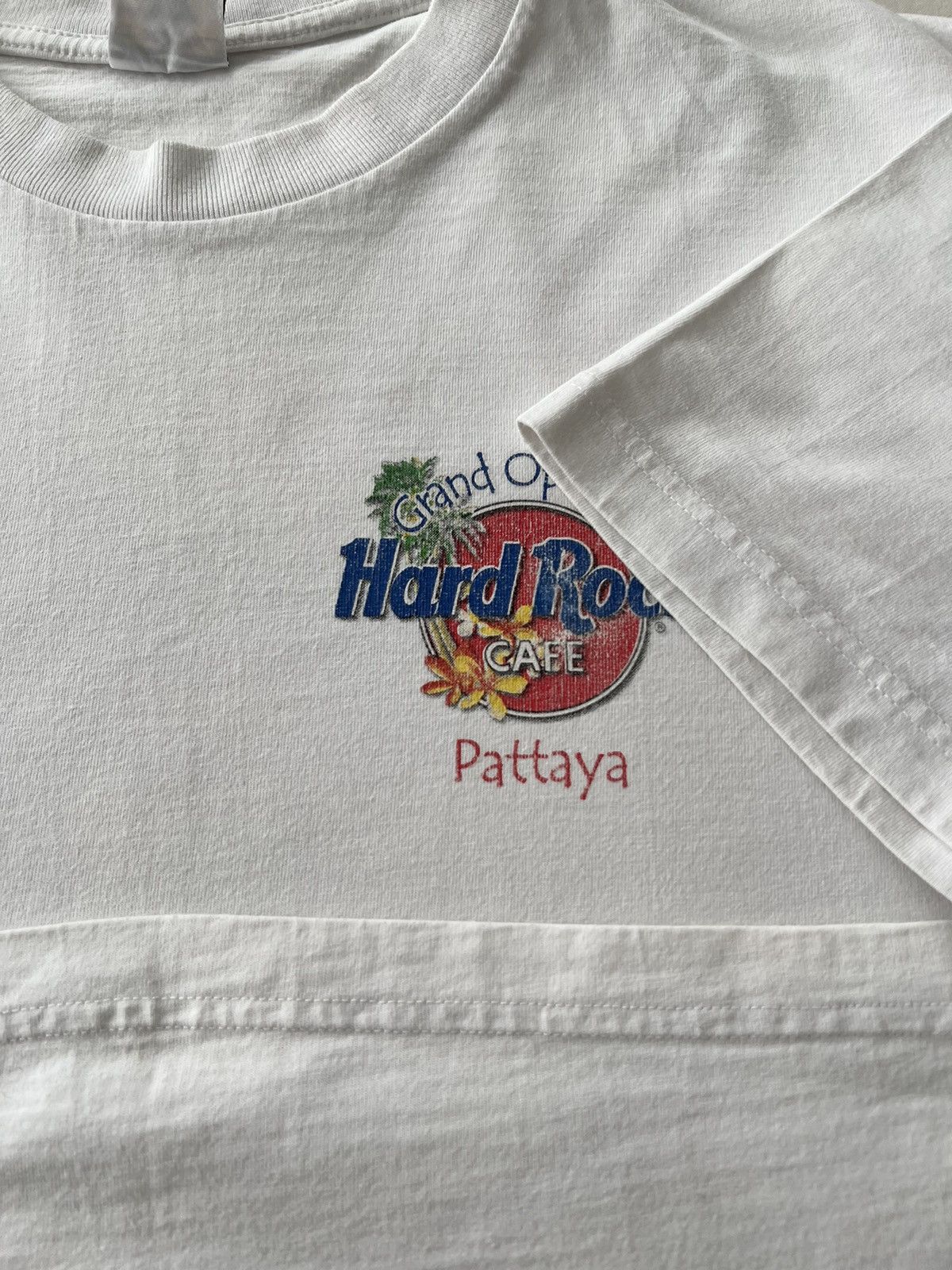 Hard Rock Cafe Vintage 90s Hard Rock Cafe Pattaya Surf White T-shirt Size US L / EU 52-54 / 3 - 6 Thumbnail