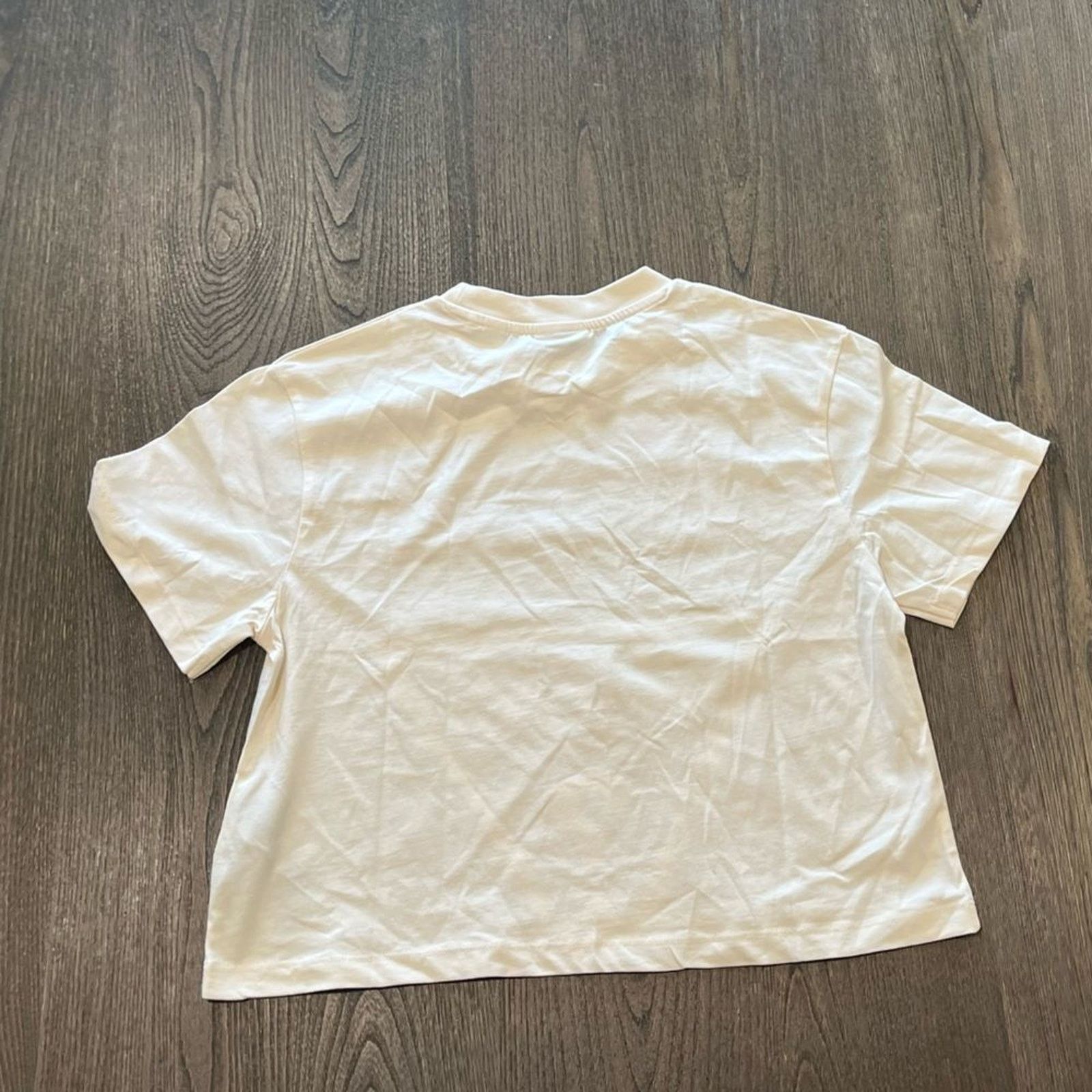 Guess NWOT Guess Light Beige Short Sleeve Crop Top Size M Size M / US 6-8 / IT 42-44 - 6 Thumbnail