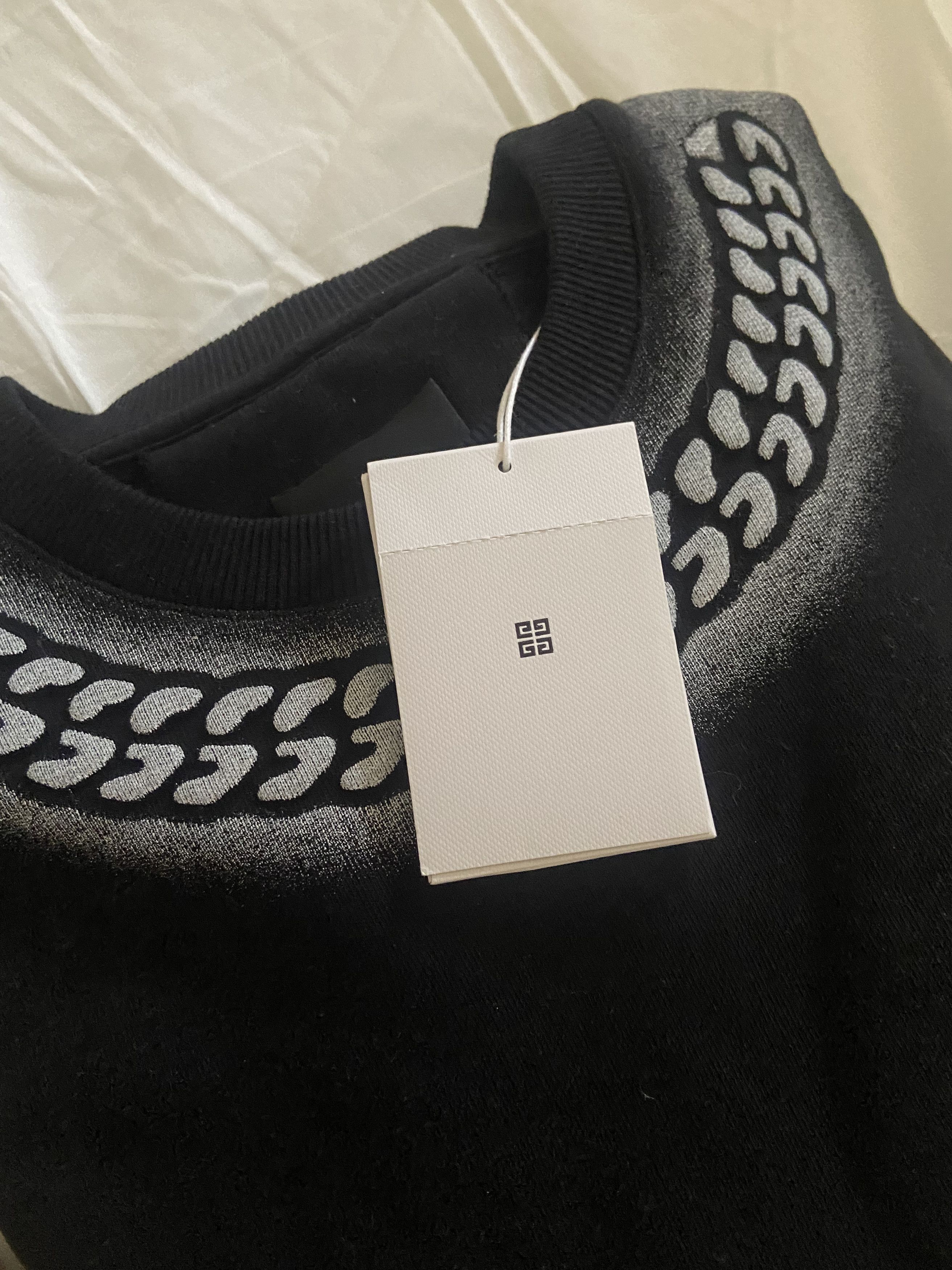 Givenchy Givenchy Tag Effect Embossed Chain Collar Sweatshirt Size US S / EU 44-46 / 1 - 6 Thumbnail