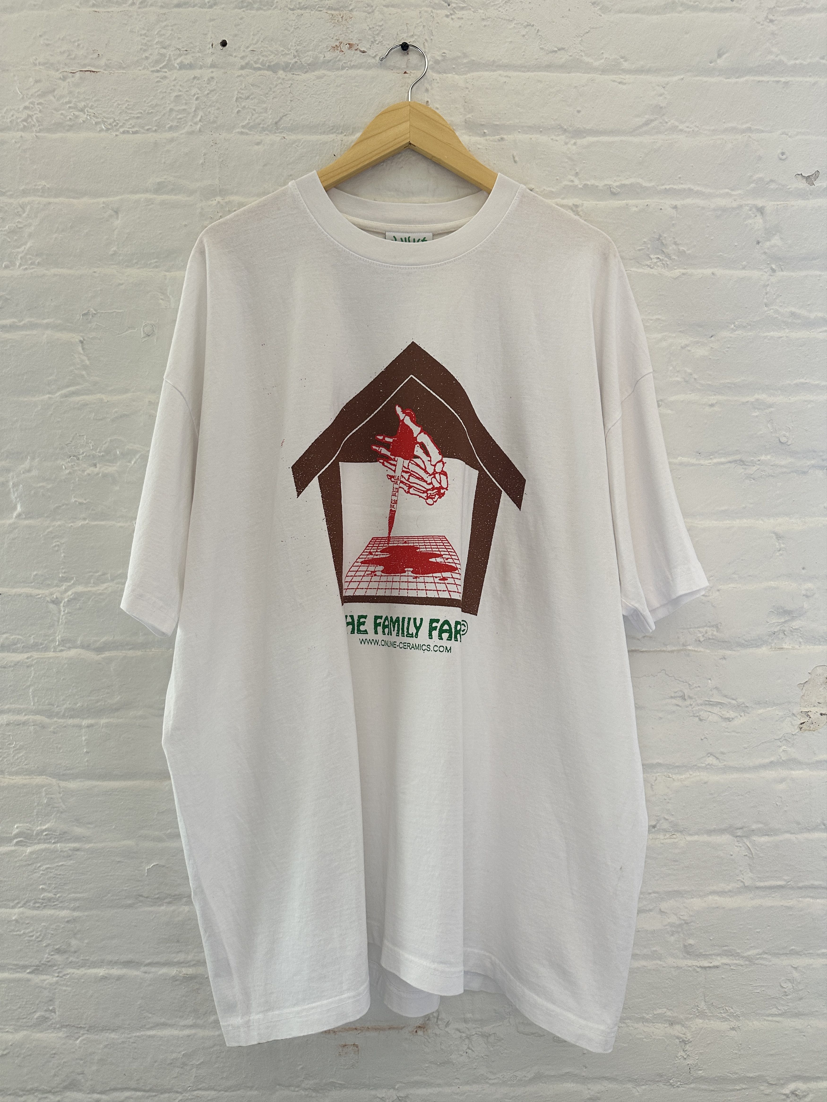 Online Ceramics Online Ceramics The Family Farm Tee Size US XXL / EU 58 / 5 - 1 Thumbnail