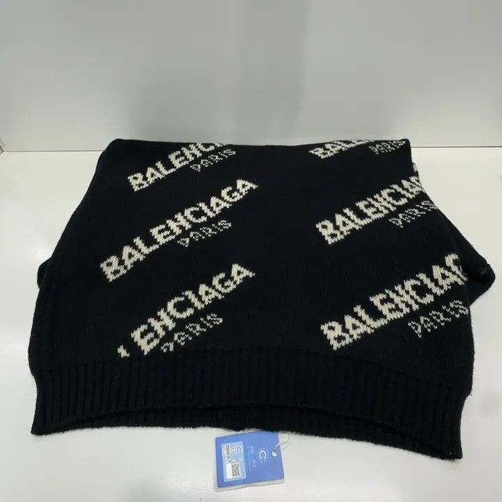 Balenciaga Balenciaga Balenciaga Logo Print Long Sleeve Knitwear -250 Size US S / EU 44-46 / 1 - 9 Thumbnail