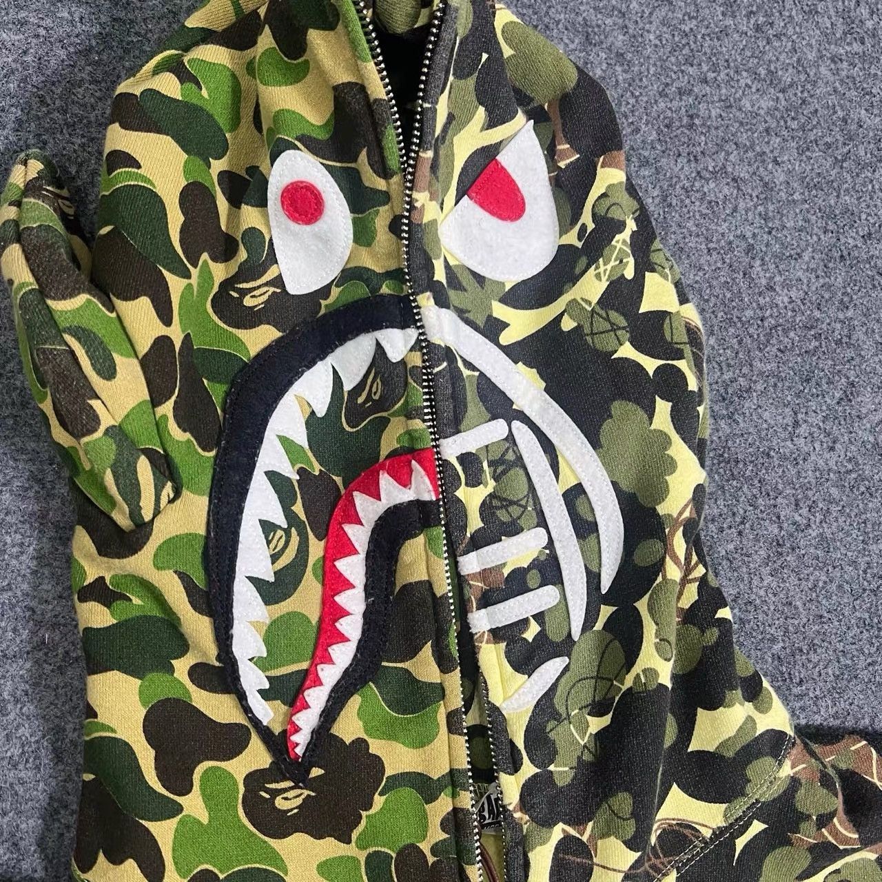 Bape Bape Camo Spliced Sweatshirt K28 Size US XL / EU 56 / 4 - 3 Thumbnail