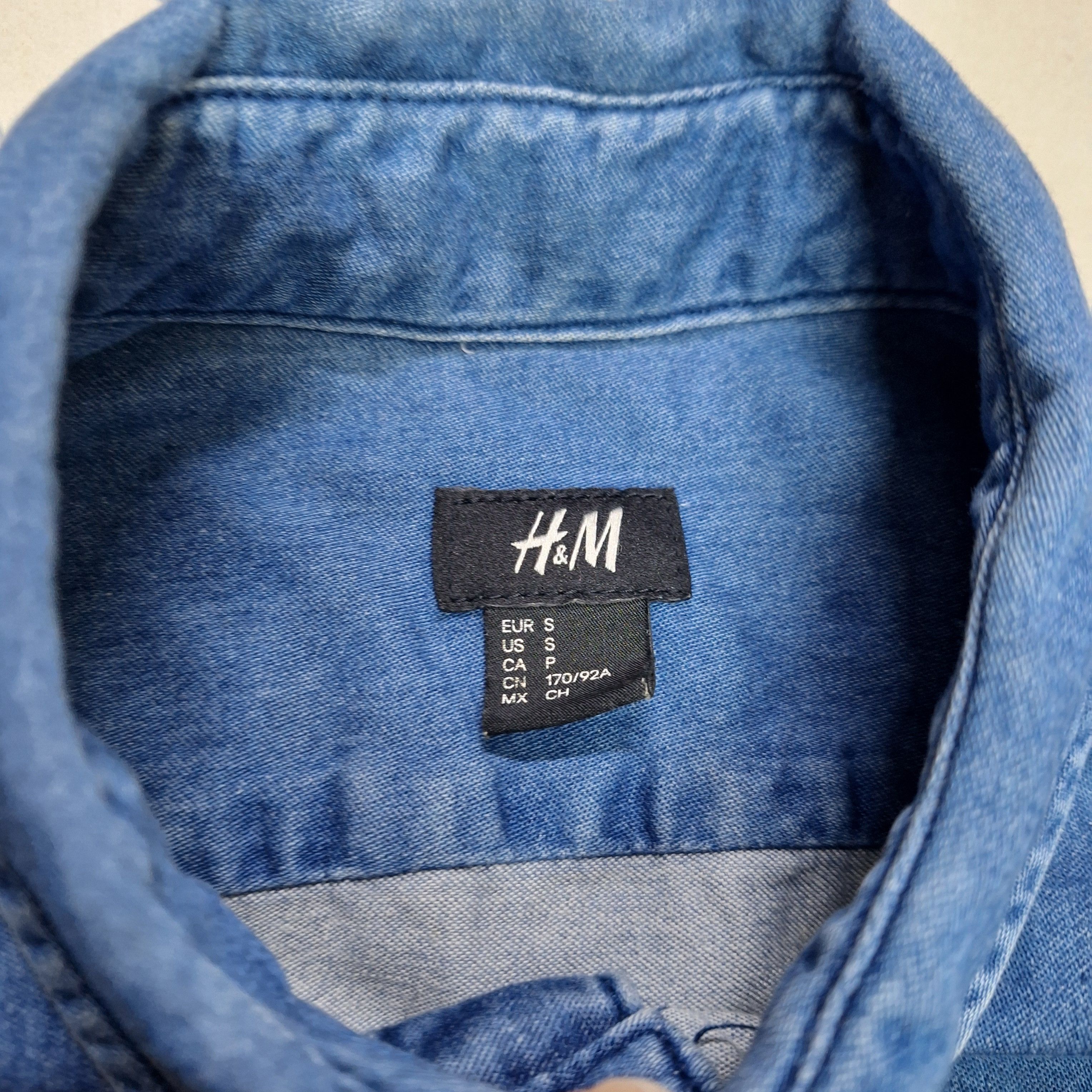 H&M H&M Button Up Denim Shirt Size US XS / EU 42 / 0 - 4 Thumbnail