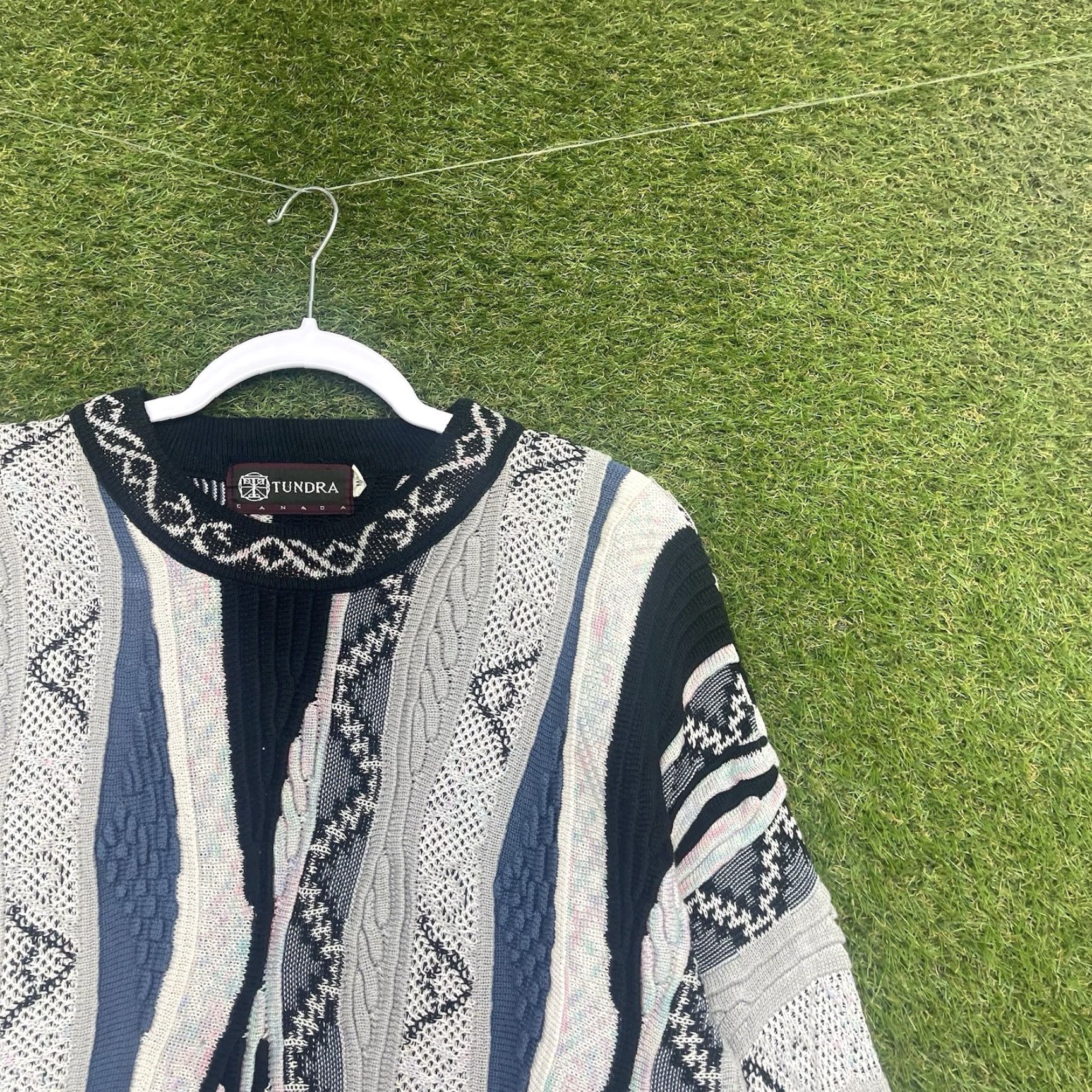 Coogi VINTAGE Tundra Coogi Sweater Mens M Abstract 3D Knit Geometric Cable-Knit Crew Neck Blue Cotton Pullover Sweater 90s Bohemian Retro Winter Fall Mens Size US M / EU 48-50 / 2 - 2 Thumbnail