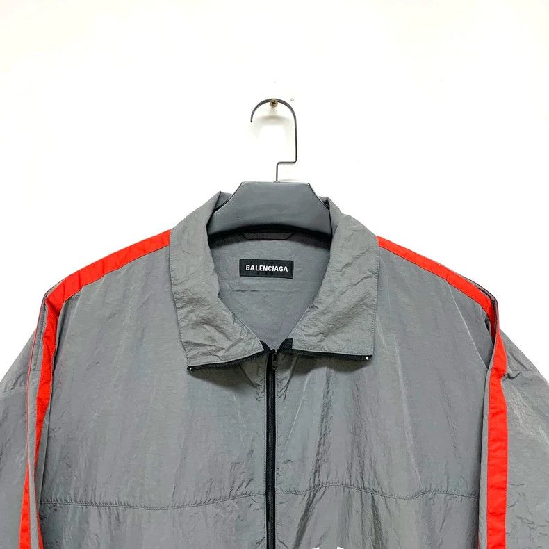 Balenciaga Balenciaga Black and grey patchwork chest logo assault jack Size US M / EU 48-50 / 2 - 5 Thumbnail