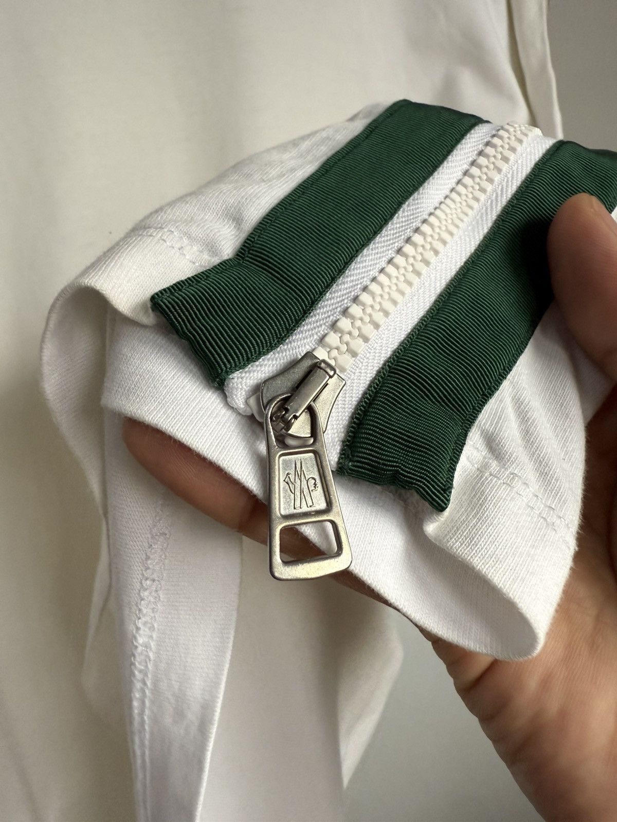 Moncler Moncler Tee Green stripe shirt Size US L / EU 52-54 / 3 - 6 Thumbnail