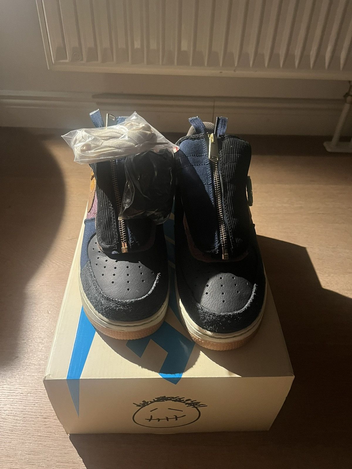 Nike × Travis Scott Nike Air Force 1 Low Travis Scott „Cactus Jack“ Size US 10.5 / EU 43-44 - 1 Thumbnail