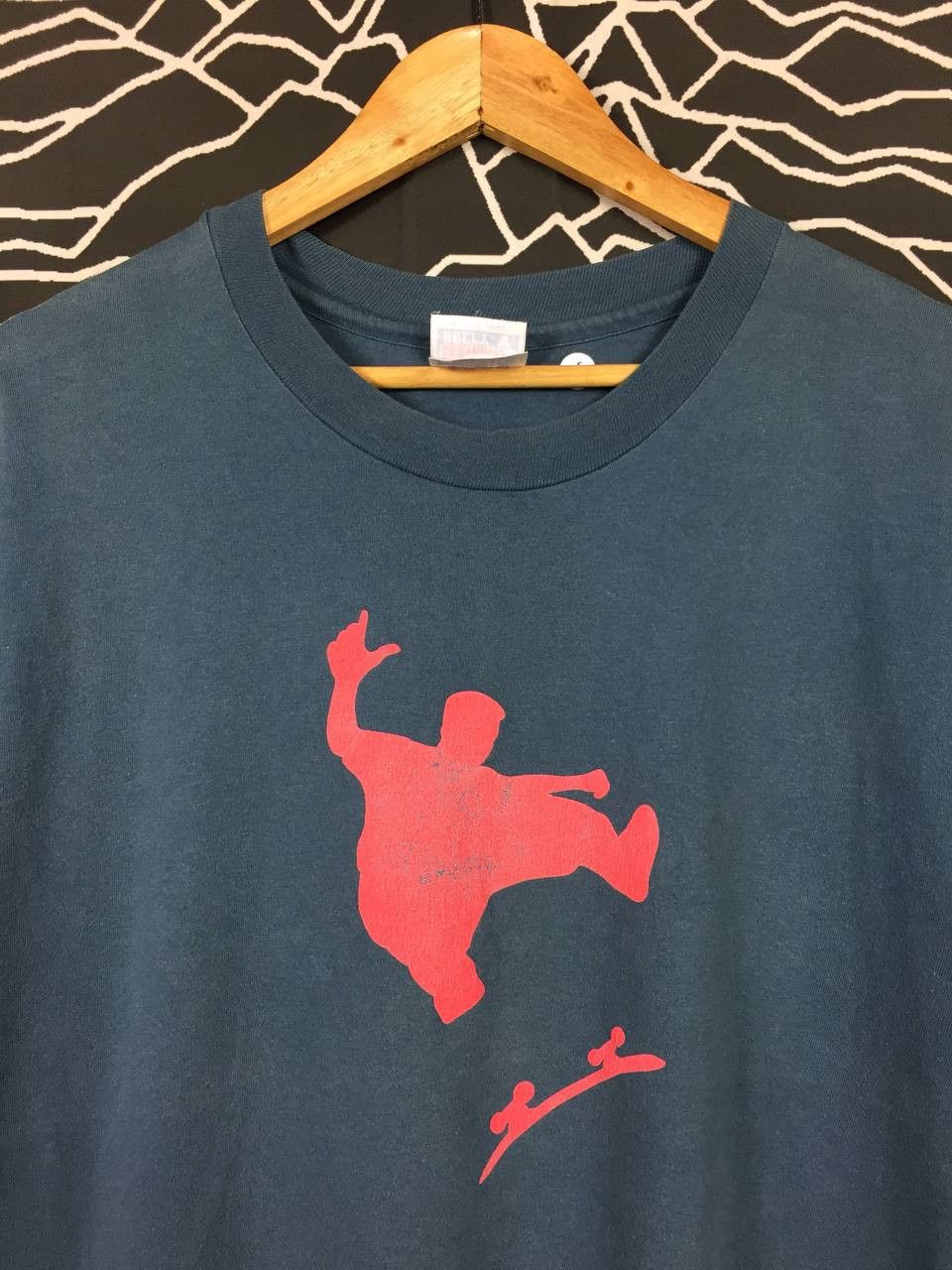 Etnies Vtg Etnies America Skateboards Big Logo Skate Tee Size US L / EU 52-54 / 3 - 3 Thumbnail