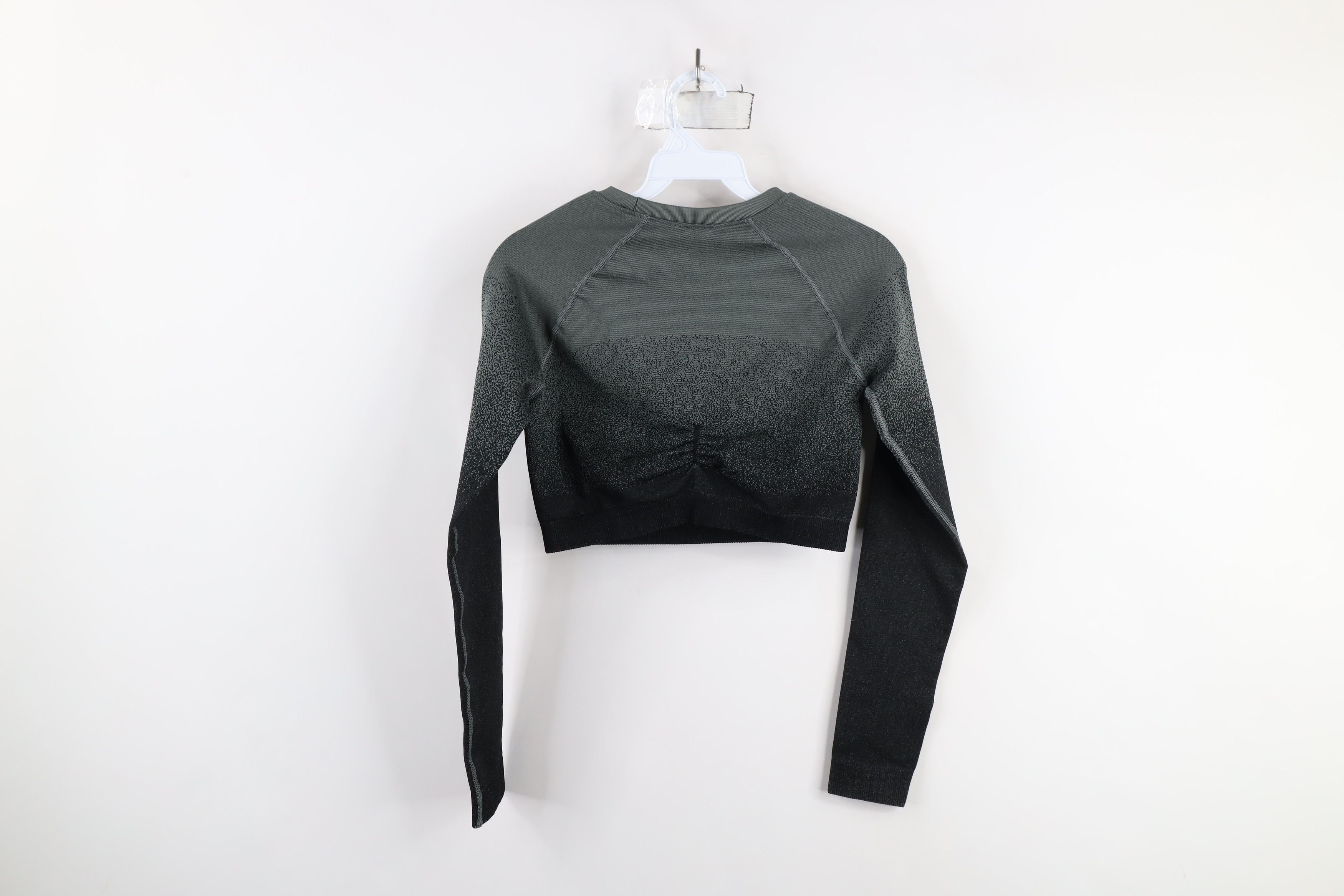 Gymshark × Vintage Gymshark Cropped Seamless Long Sleeve Workout Gym Sweater Size M / US 6-8 / IT 42-44 - 8 Thumbnail