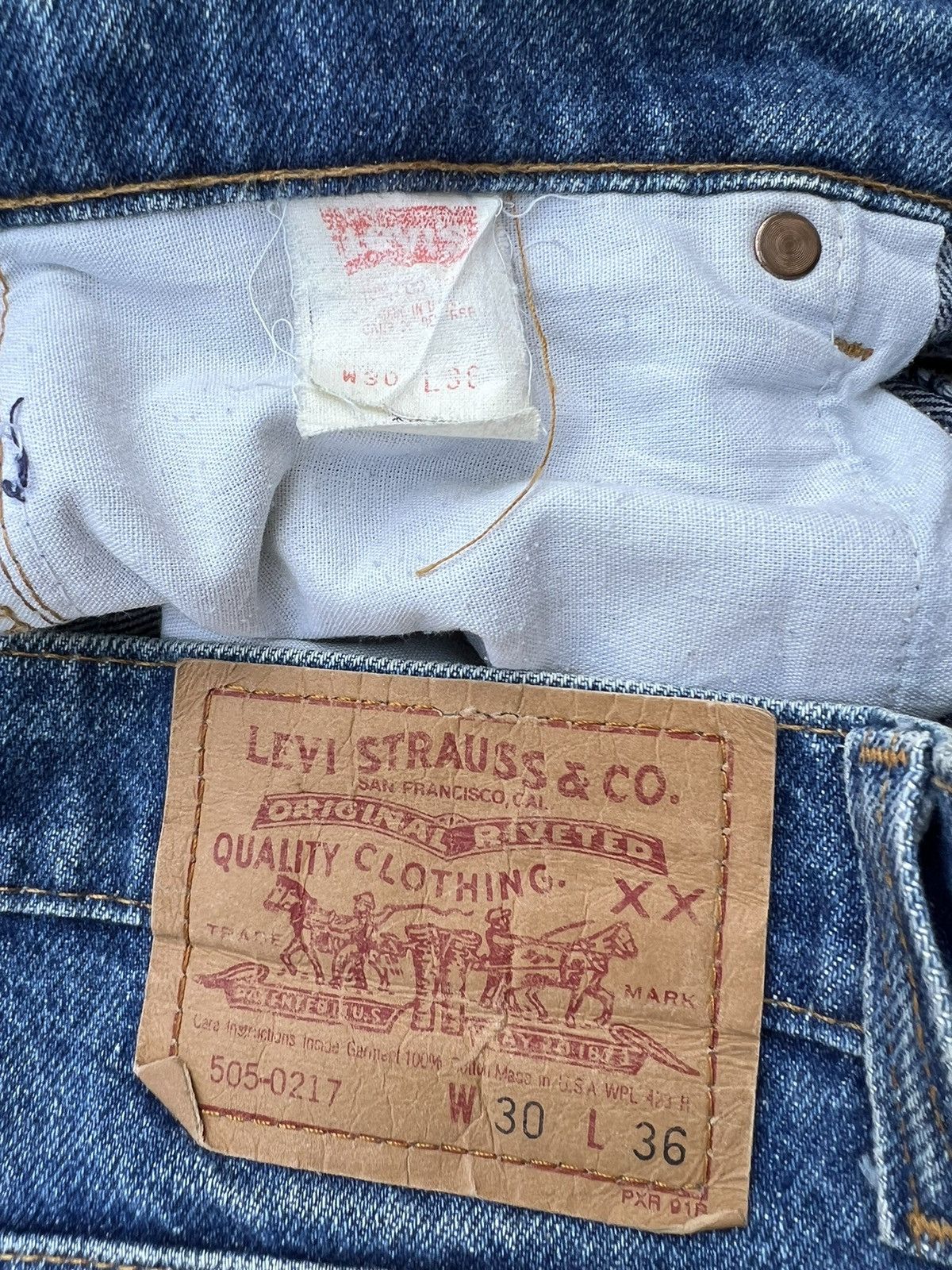 Levi's Vintage 90s Levi’s 505 Faded Blue Denim Jeans 30x31.5 Size US 30 / EU 46 - 24 Thumbnail