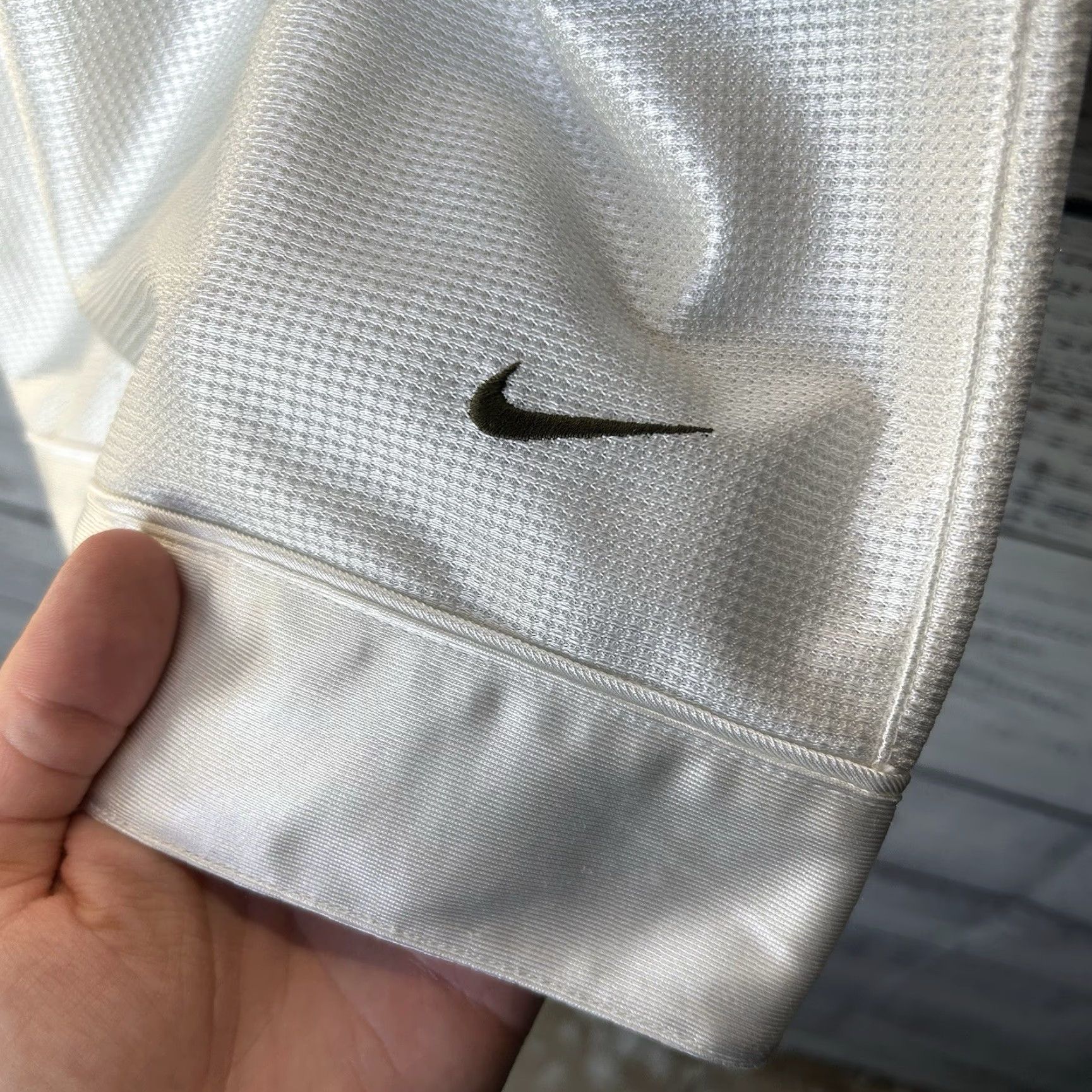 Nike Vintage Nike Dazzle Silky Basketball Shorts White Olive Green Swoosh Men’s Large Shorts Basketball Nike White Olive Green Dazzle Swoosh Mens Large Size US 33 - 2 Thumbnail