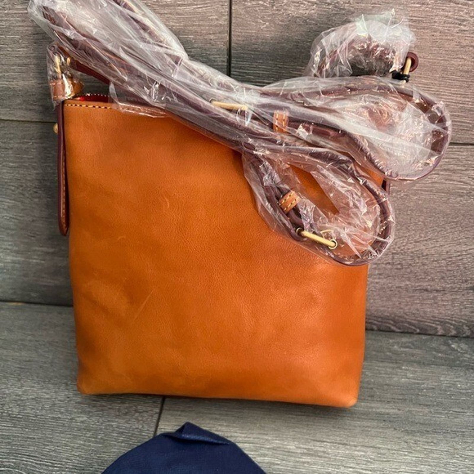 Dooney & Bourke Dooney & Bourke Florentine Huntington Letter bag A463685 Size ONE SIZE - 4 Thumbnail