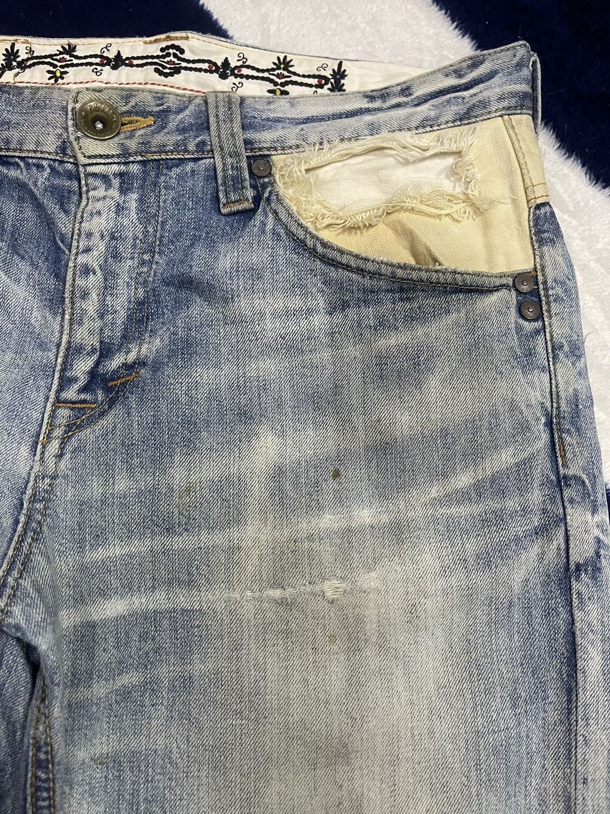 Edwin × Japanese Brand Edwin Exclusive Vintage Distressed Jeans (14) Size US 33 - 14 Thumbnail