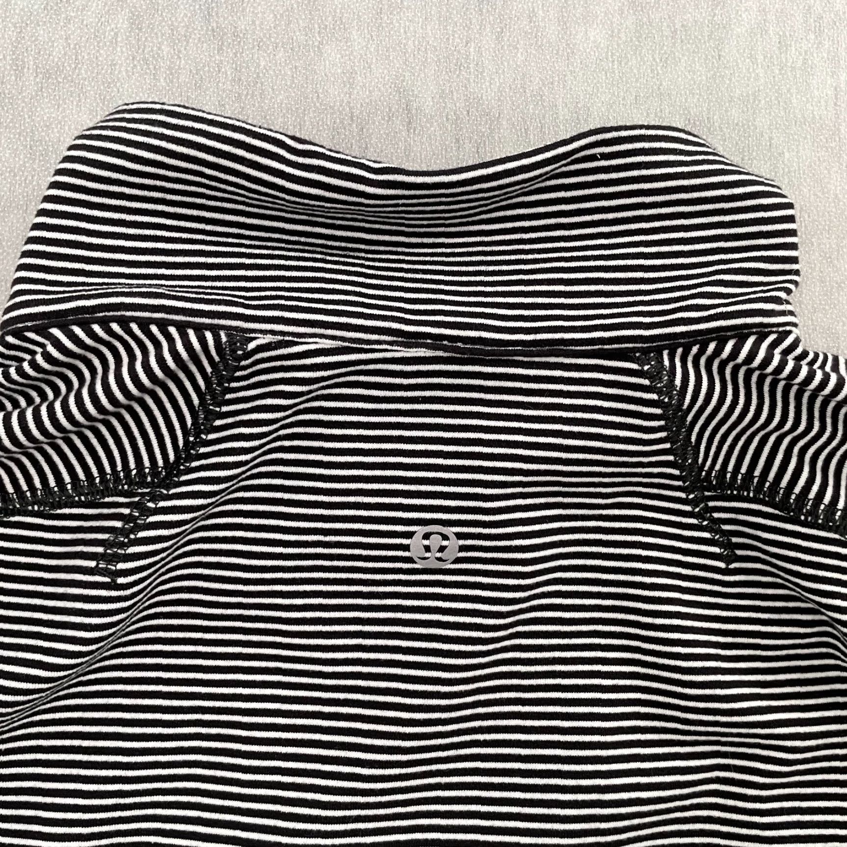 Lululemon Lululemon Black White Striped Pullover 1/4 Zip Sweatshirt Adult Large Performance Mens Size US L / EU 52-54 / 3 - 4 Thumbnail