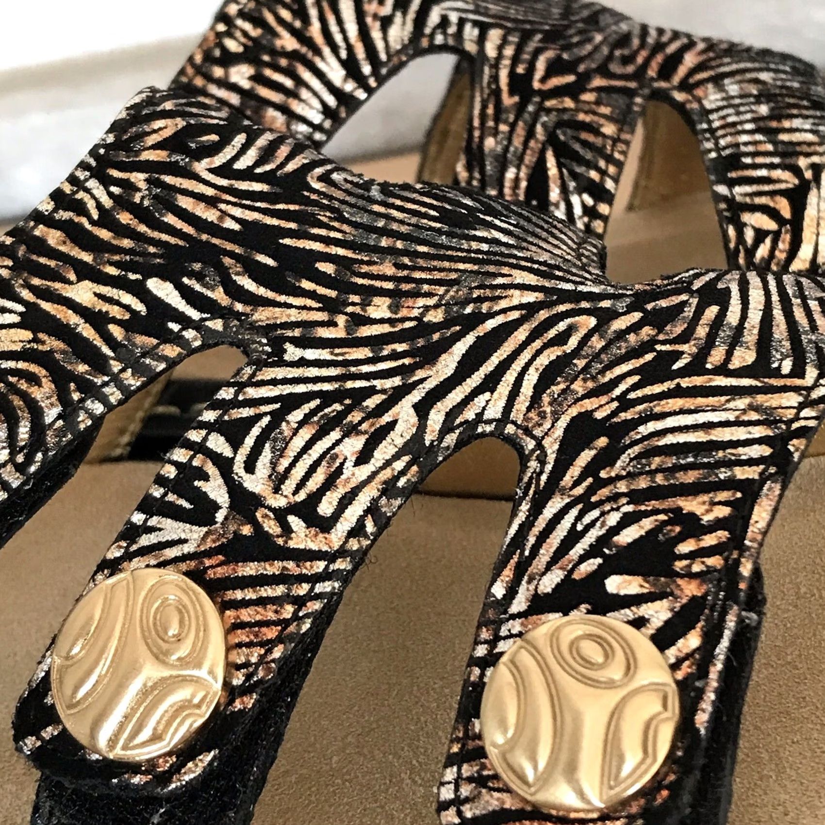 Vintage Alegria Slip-On Womens Women Black Gold Leather Venice Wildness Comfort Slide Sandal Size US 6.5 / IT 36.5 - 5 Thumbnail