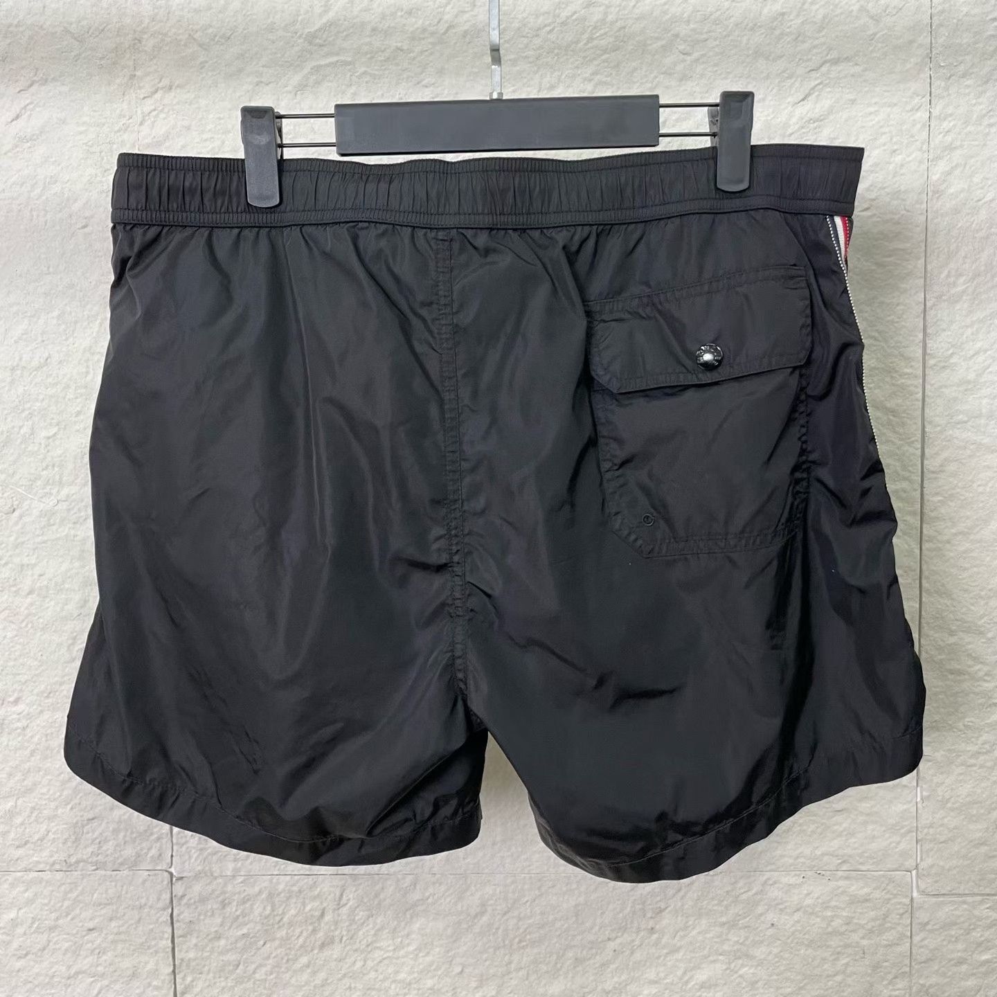 Moncler Moncler Side Striped Shorts Size US 26 / EU 42 - 2 Thumbnail