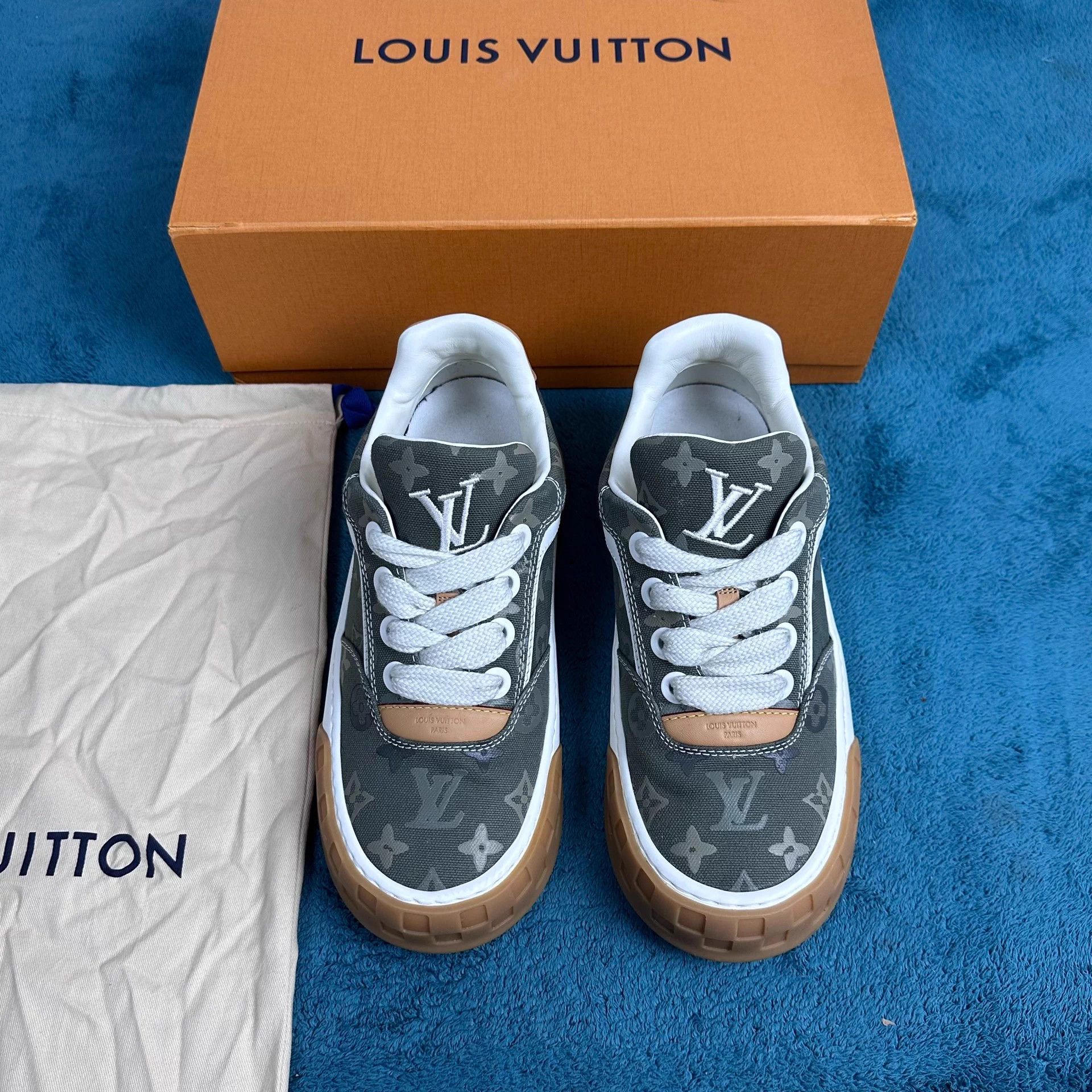 Louis Vuitton LV Canvas & Leather Low Top Sneaker Green US7.5/41.5 Size US 7.5 / EU 40-41 - 1 Thumbnail