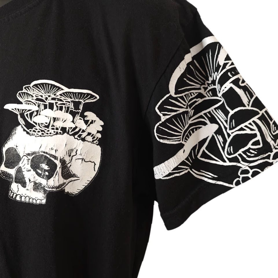 Vintage Rebirth Tarot Card T Shirt Mens Size Large Black Skull Mushrooms Size US L / EU 52-54 / 3 - 3 Thumbnail