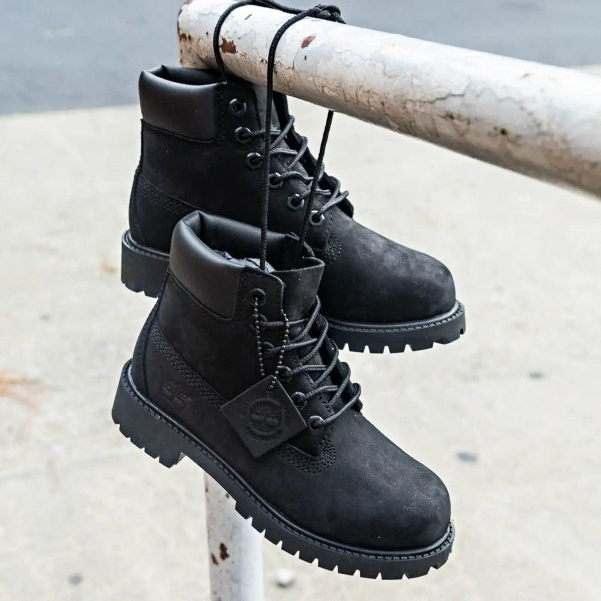 Timberland Men’s Black 6 Inch Waterproof Timberland Boots Size 9 Size US 9 / EU 42 - 9 Thumbnail