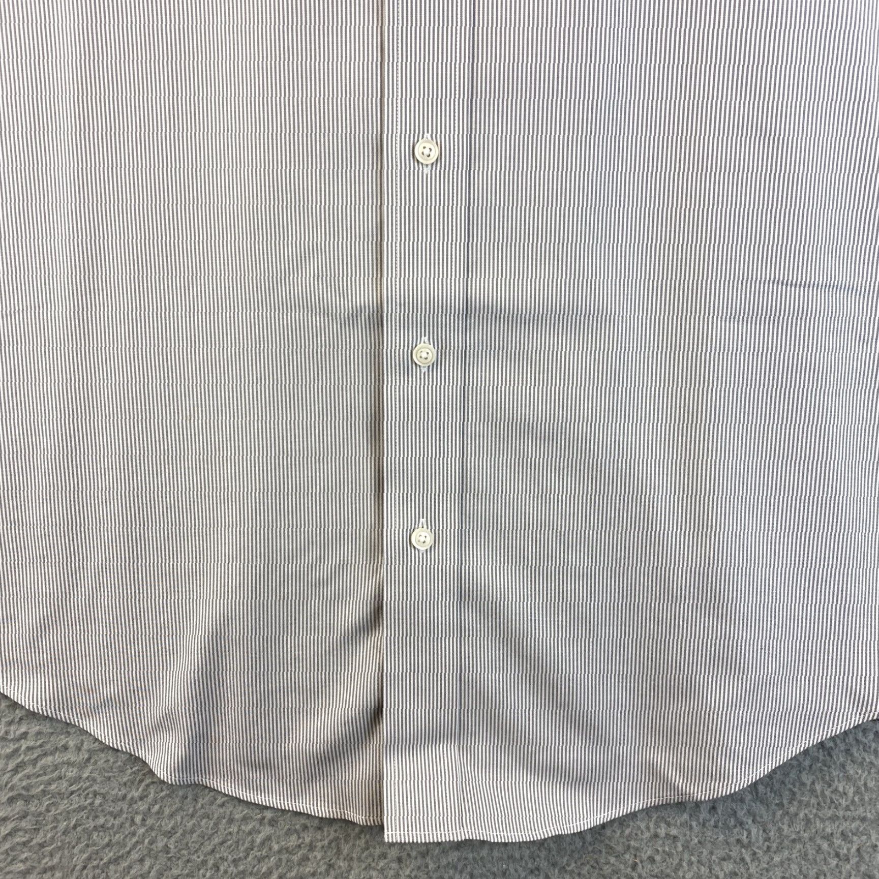 Jos. A. Bank Jos. A. Bank Men's Tailored Fit Gray Button-Up Shirt 16.5 Neck Long Sleeve Business Size US L / EU 52-54 / 3 - 2 Thumbnail