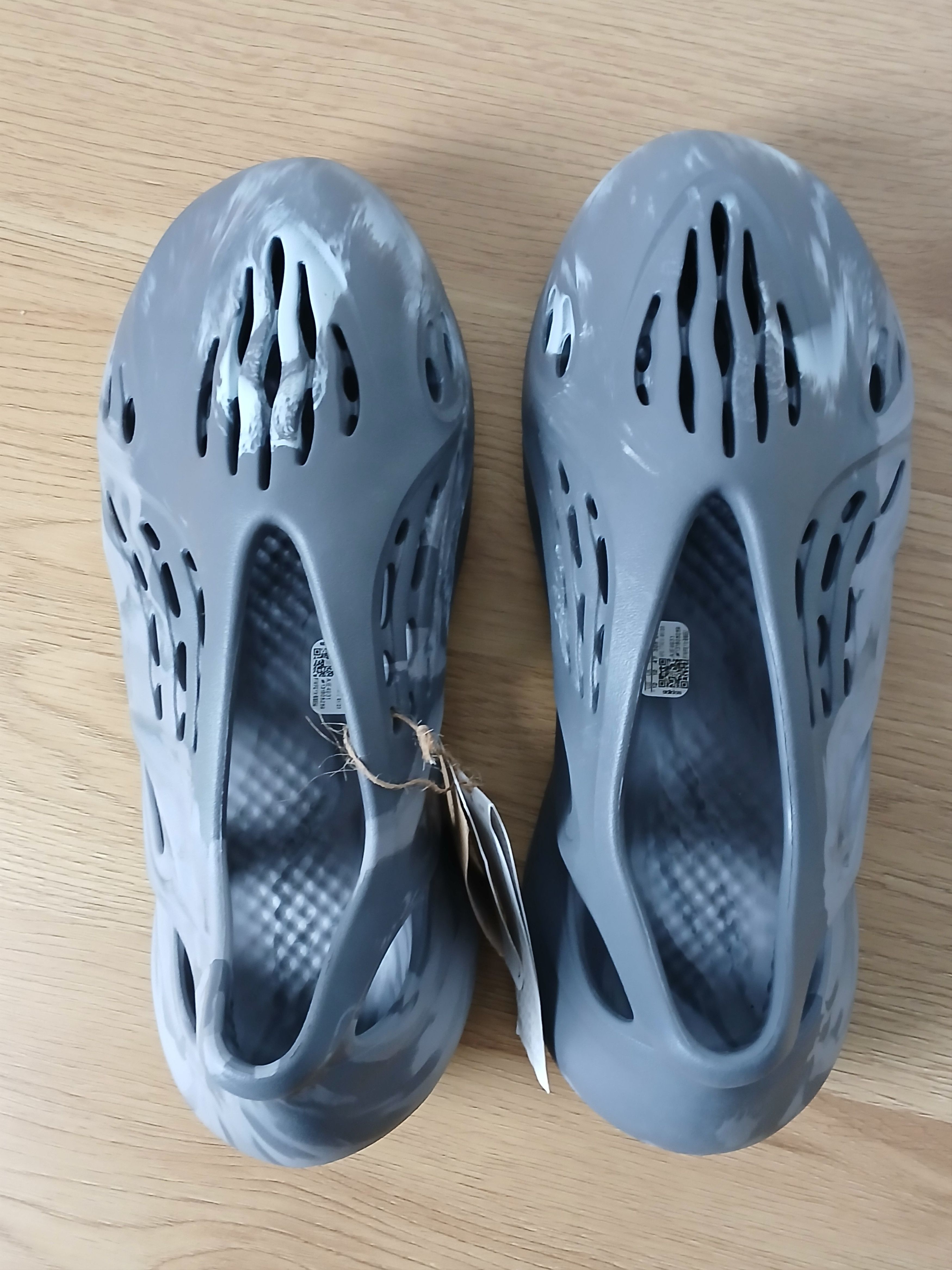 Adidas × Kanye West × Yeezy New Adidas Yeezy Foam Runner Size US 12 / EU 45 - 6 Thumbnail