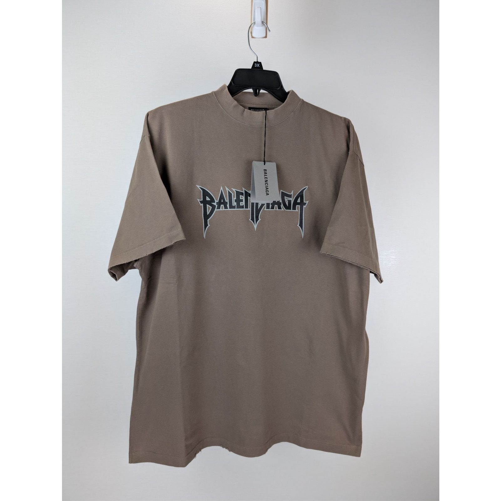 Balenciaga o1rshd1 Metal Print Vintage Jersey Oversized T-Shirt Taupe Size US M / EU 48-50 / 2 - 8 Thumbnail