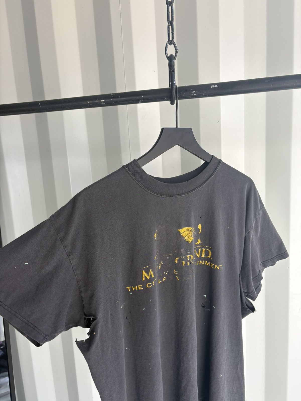 Vintage Vintage MGM Grand Shirt Thrashed Faded GRUNGE Size US XL / EU 56 / 4 - 5 Thumbnail
