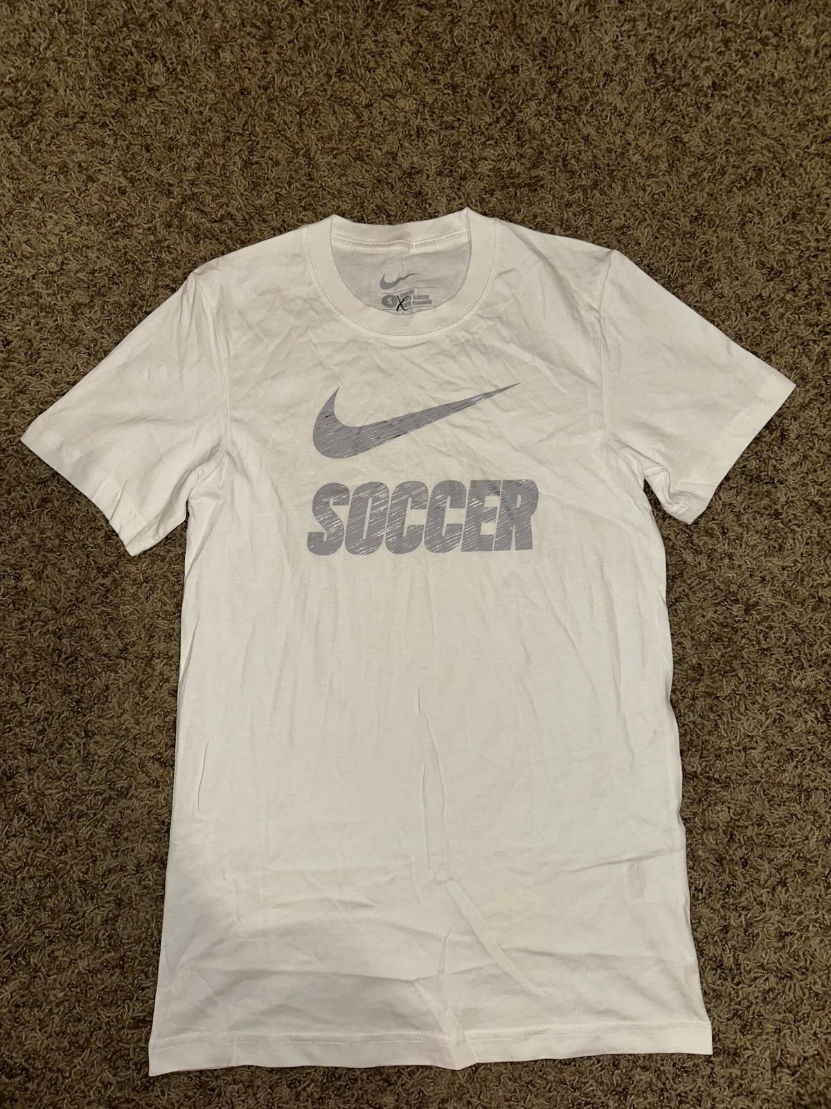Nike Vintage Nike Men’s Swoosh Soccer Spelled out T-Shirt Size US S / EU 44-46 / 1 - 1 Thumbnail