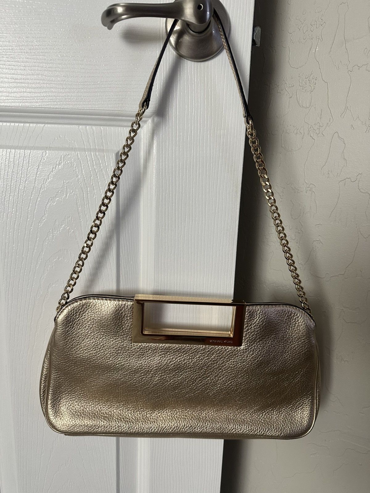 Michael Kors Michaels Kors Women’s Cutout Handle Clutch Bag Shoulder Bag Size ONE SIZE - 1 Thumbnail