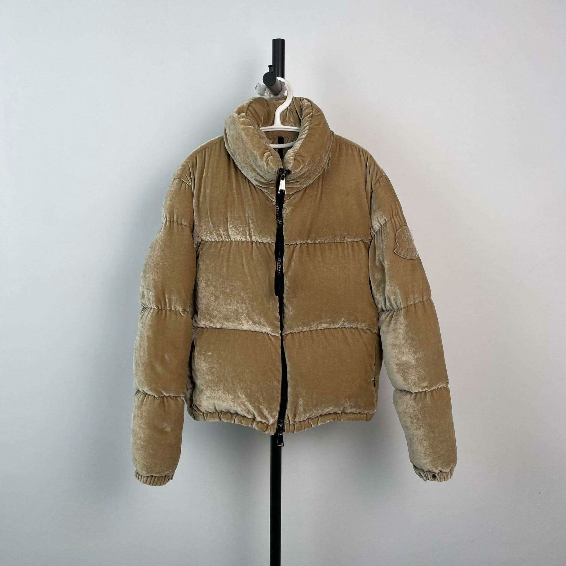 Moncler Moncler Champagne Velvet Down Jacket Size M / US 6-8 / IT 42-44 - 1 Thumbnail