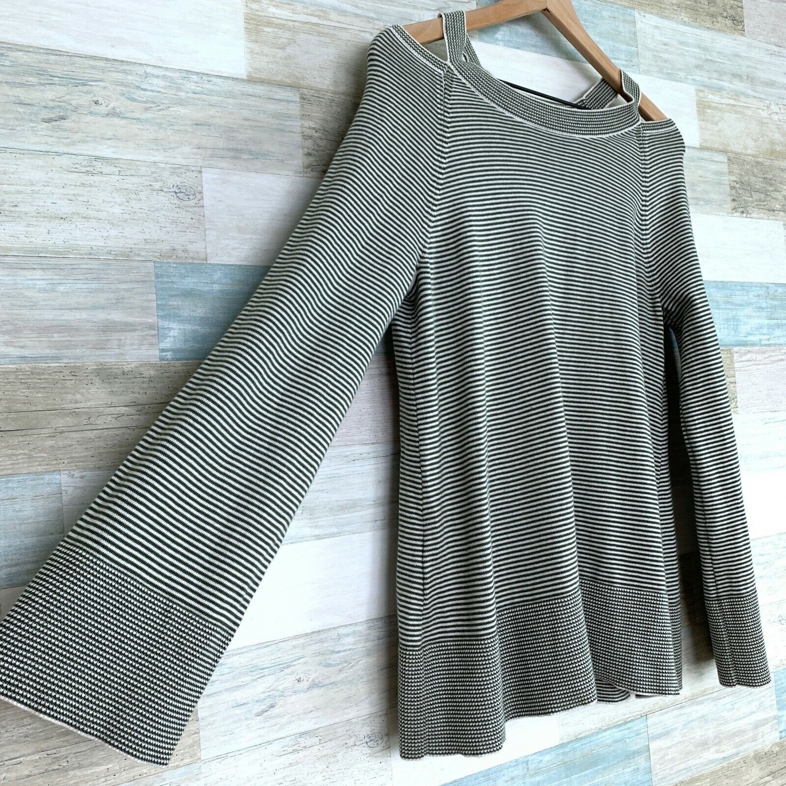 Loft LOFT Striped Cutout Swing Sweater Gray White Flare Ribbed M Size M / US 6-8 / IT 42-44 - 4 Thumbnail