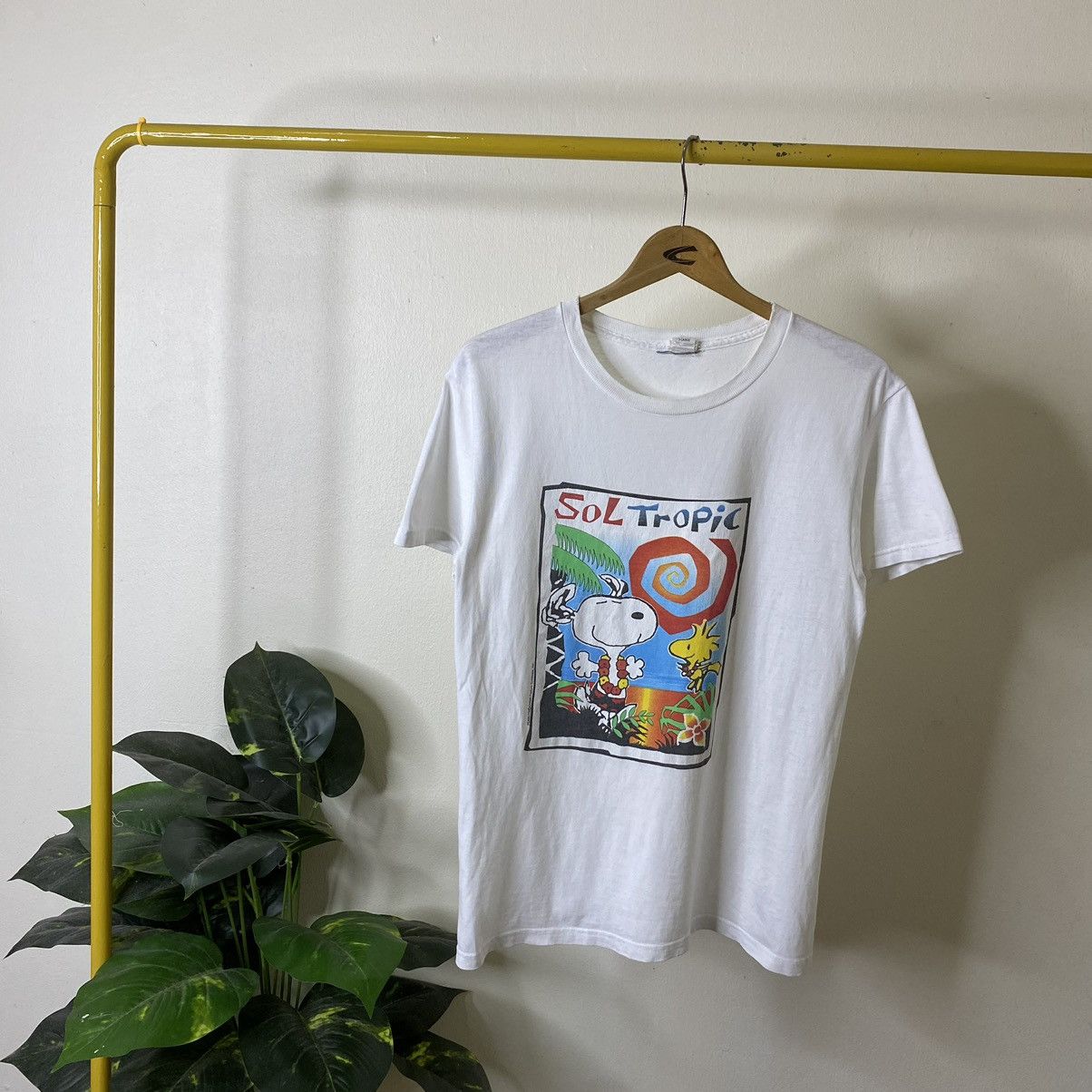 Cartoon Network Vintage 1990s Peanuts Snoopy Sol Tropic Cartoon Tee Size US M / EU 48-50 / 2 - 1 Thumbnail