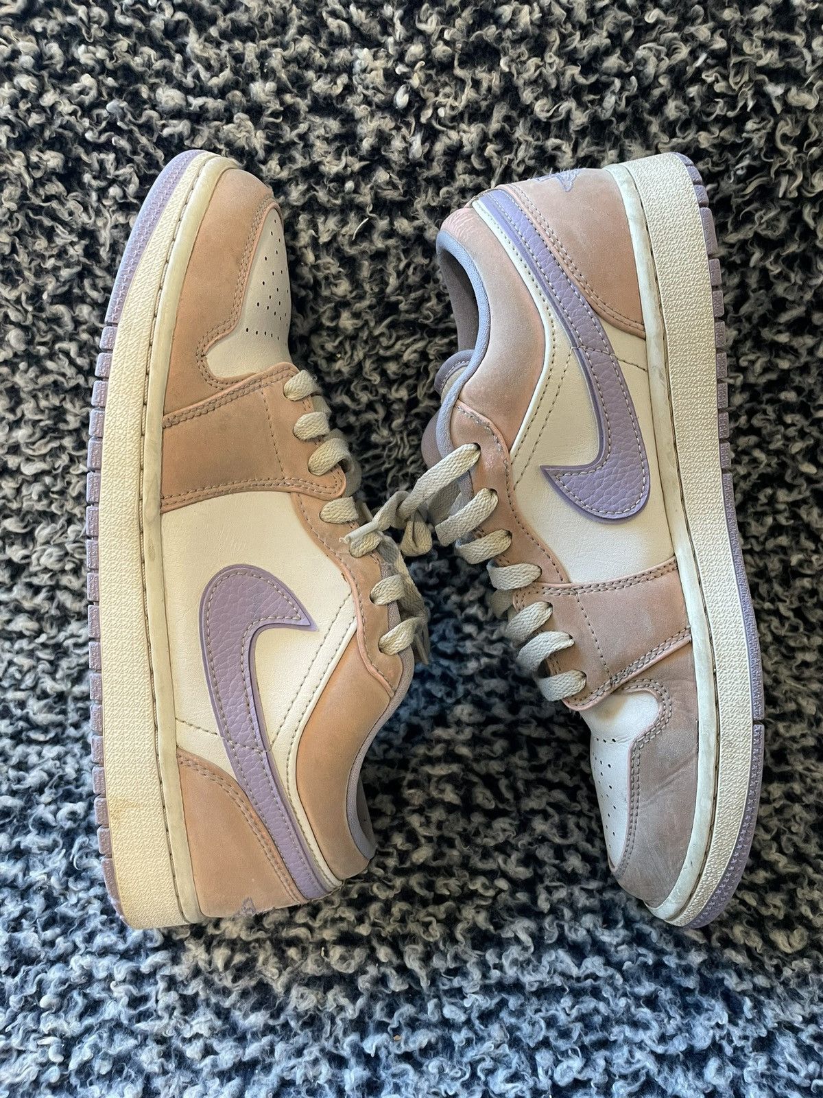 Jordan Brand Jordan 1 Low Arctic Punch Size US 9.5 / EU 42-43 - 5 Thumbnail