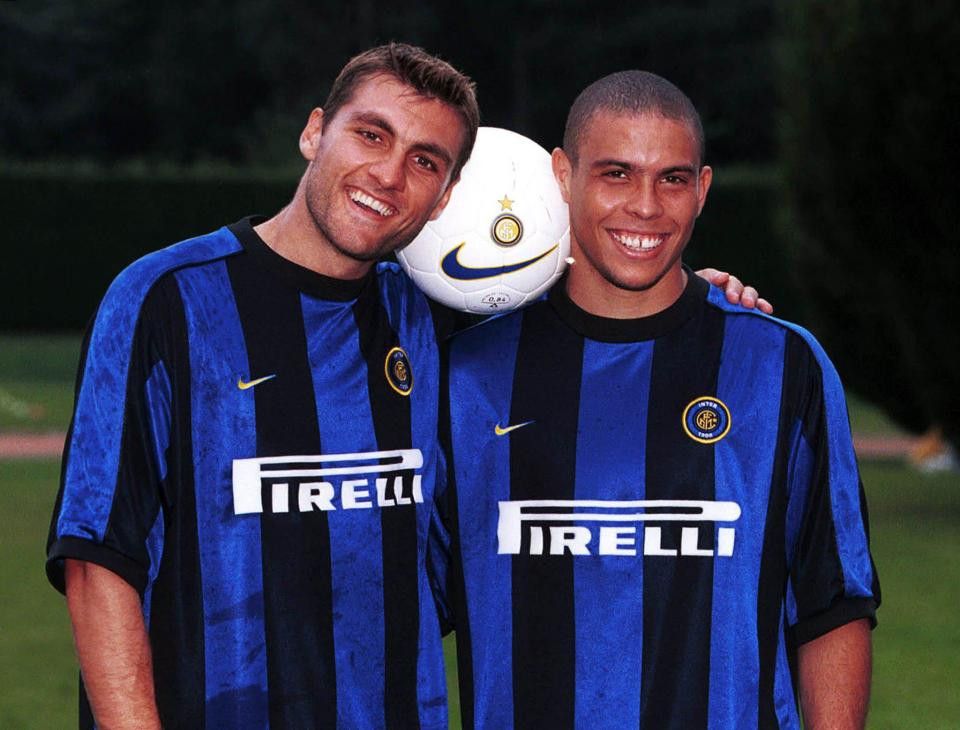 Nike Inter Milano Nike 2000-2001 Home Football Shirt Size S BNWT Size US S / EU 44-46 / 1 - 7 Thumbnail